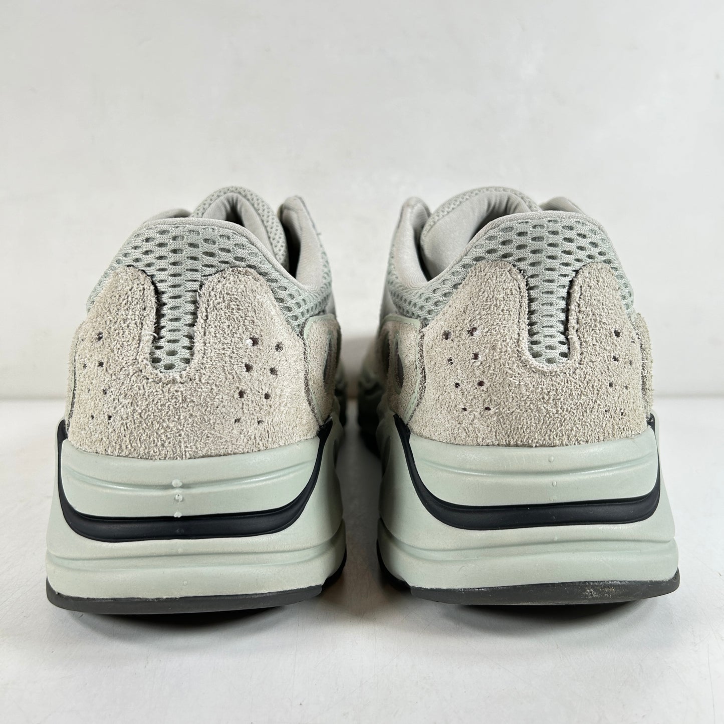 EG7487 adidas Yeezy Boost 700 Salt [USED] - 8.5 M (Used)