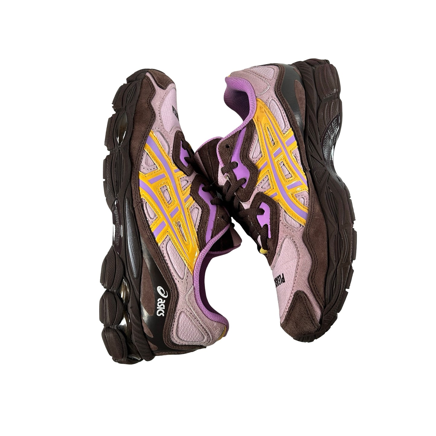1203A622 700 ASICS Gel-NYC Pleasures [USED] - 7.5 M (Used)