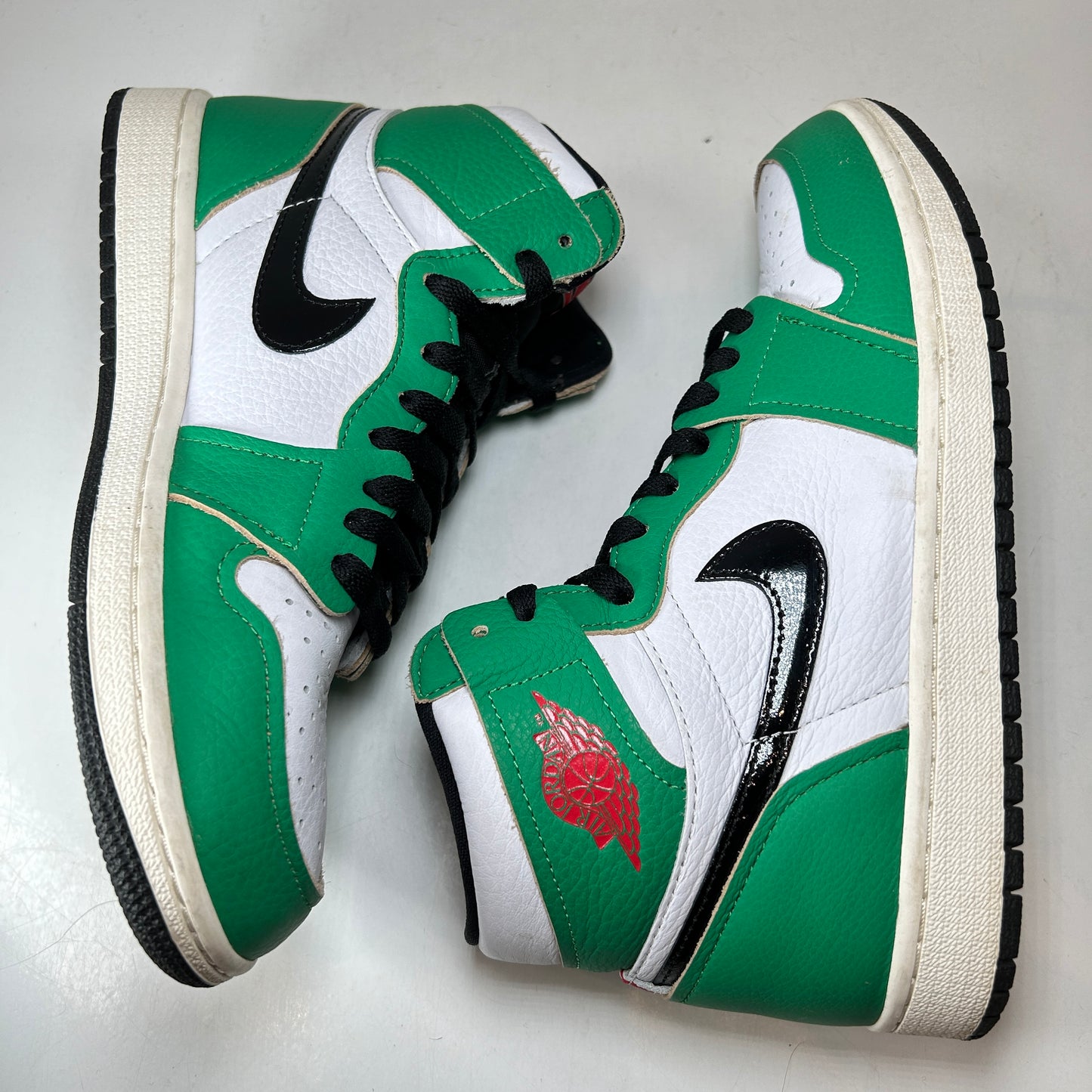DB4612 300 Jordan 1 Lucky Green [USED] - 8.5 W (Used)