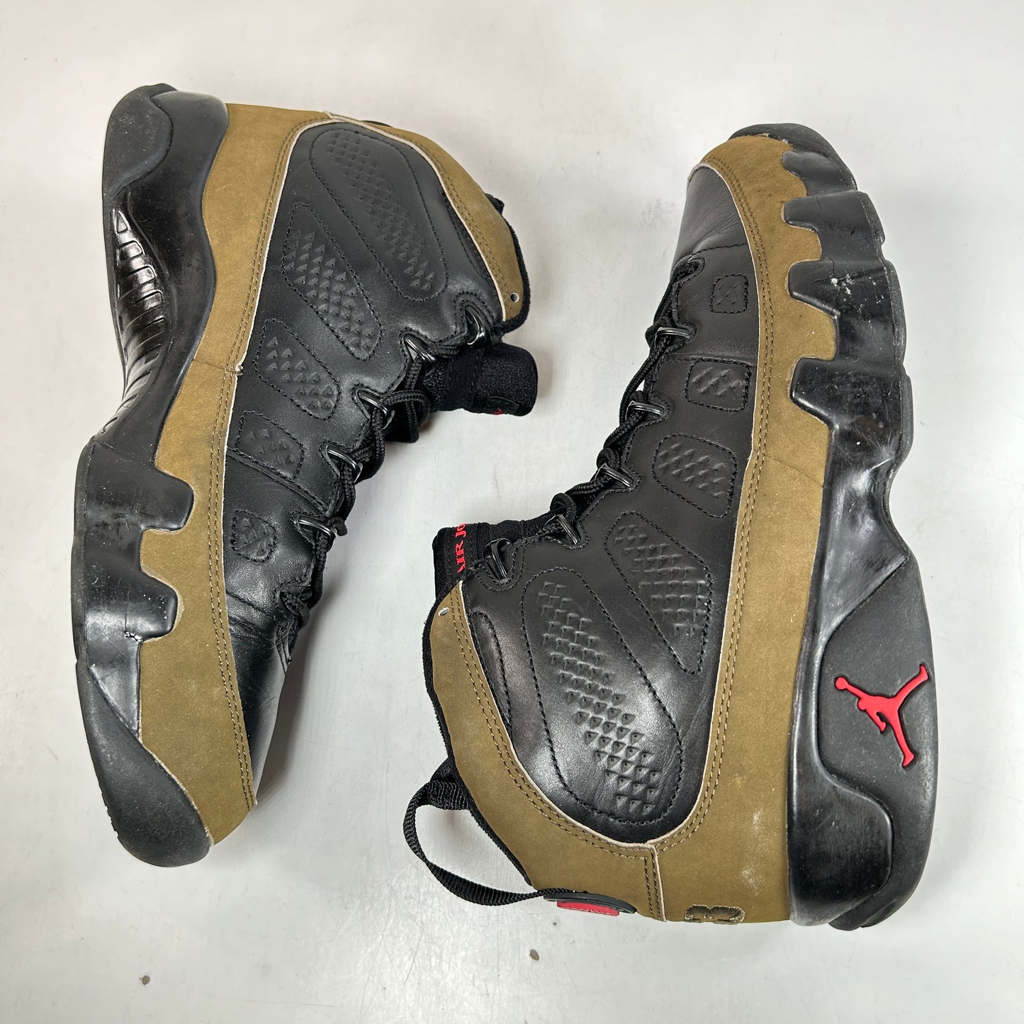 302370 031 Jordan 9 Retro Olive (2002) [USED] - 10 M (Used)