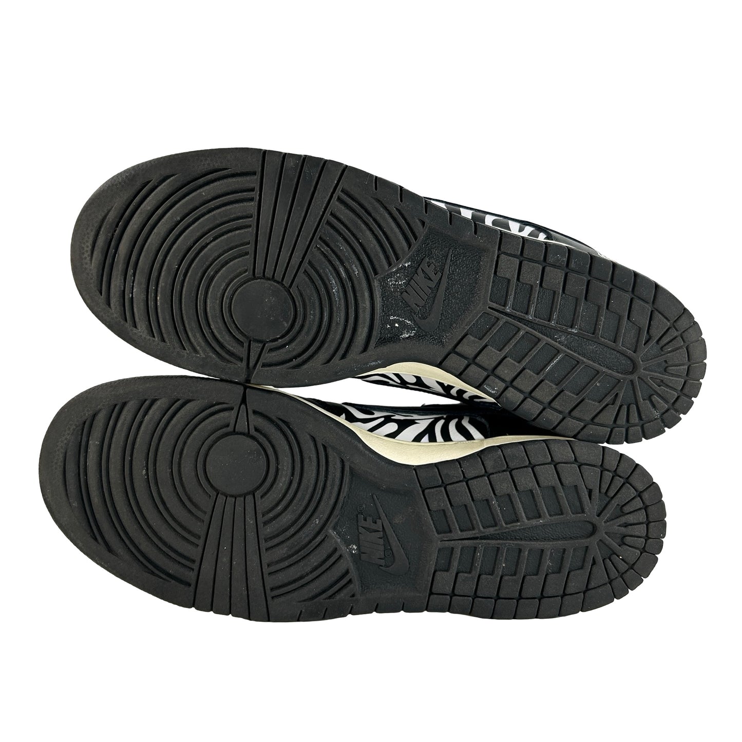 DM3510 001 SB Dunk Low Quartersnacks Cebra