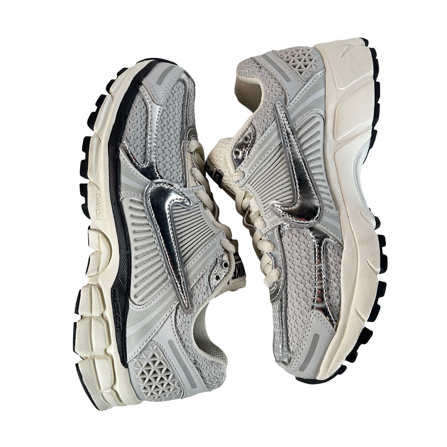FD0884 025 Nike Zoom Vomero 5 Photon Dust Metallic Silver W [USED] - 7 W (Used)