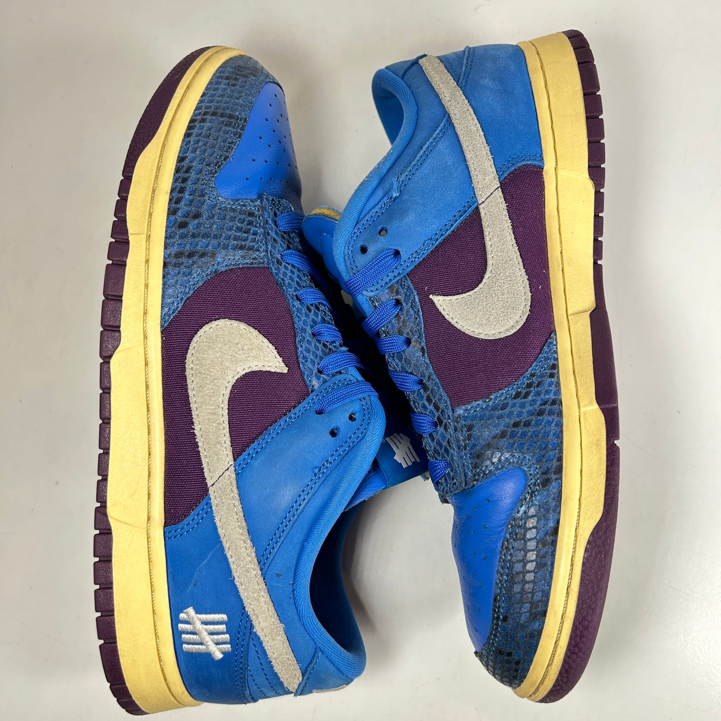 DH6508 400 Nike Dunk Low Undefeated 5 On It Dunk vs.AF1