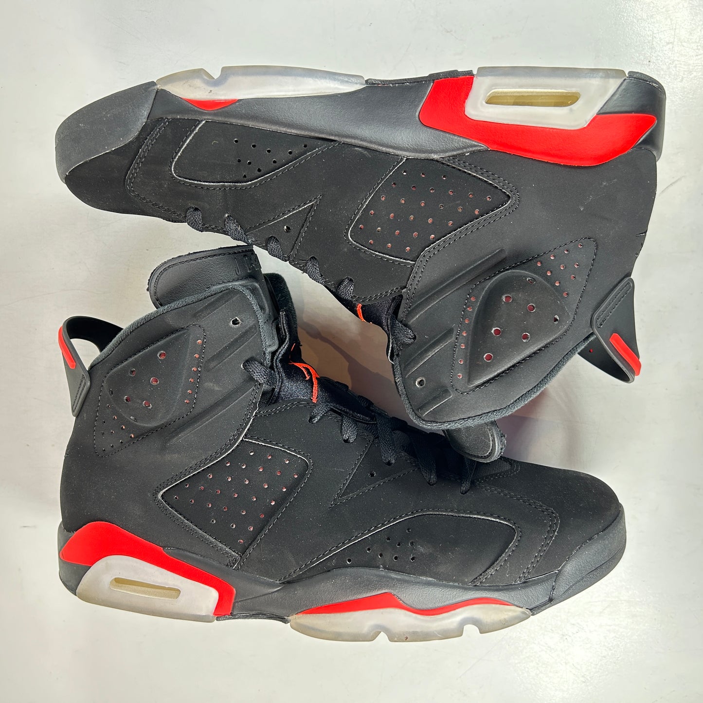 384664 060 Jordan 6 Infrared [USED] - 11 M (VNDS)