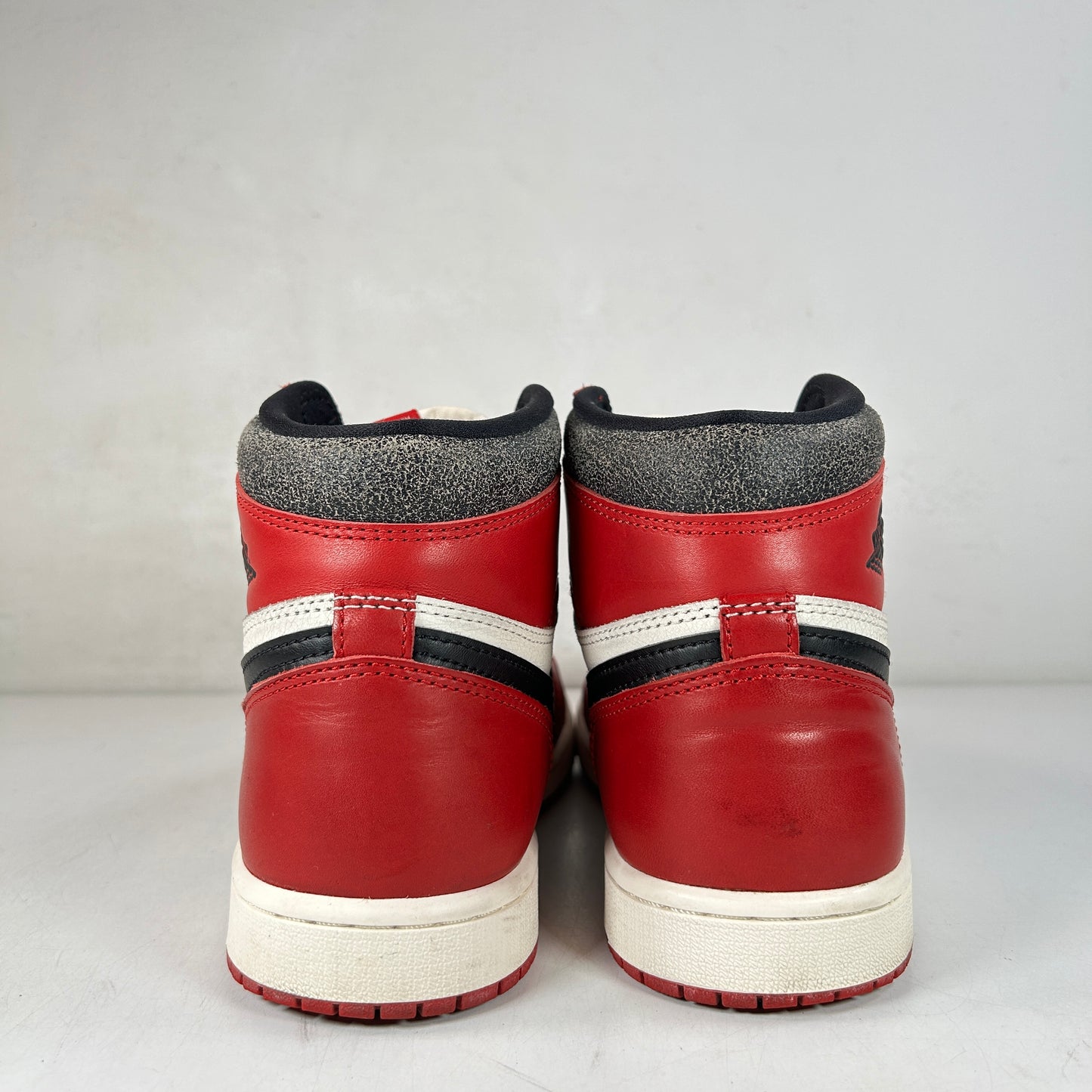 DZ5485 612 Jordan 1 Retro High OG Chicago Lost and Found [USED] - 8.5 M (Used4)