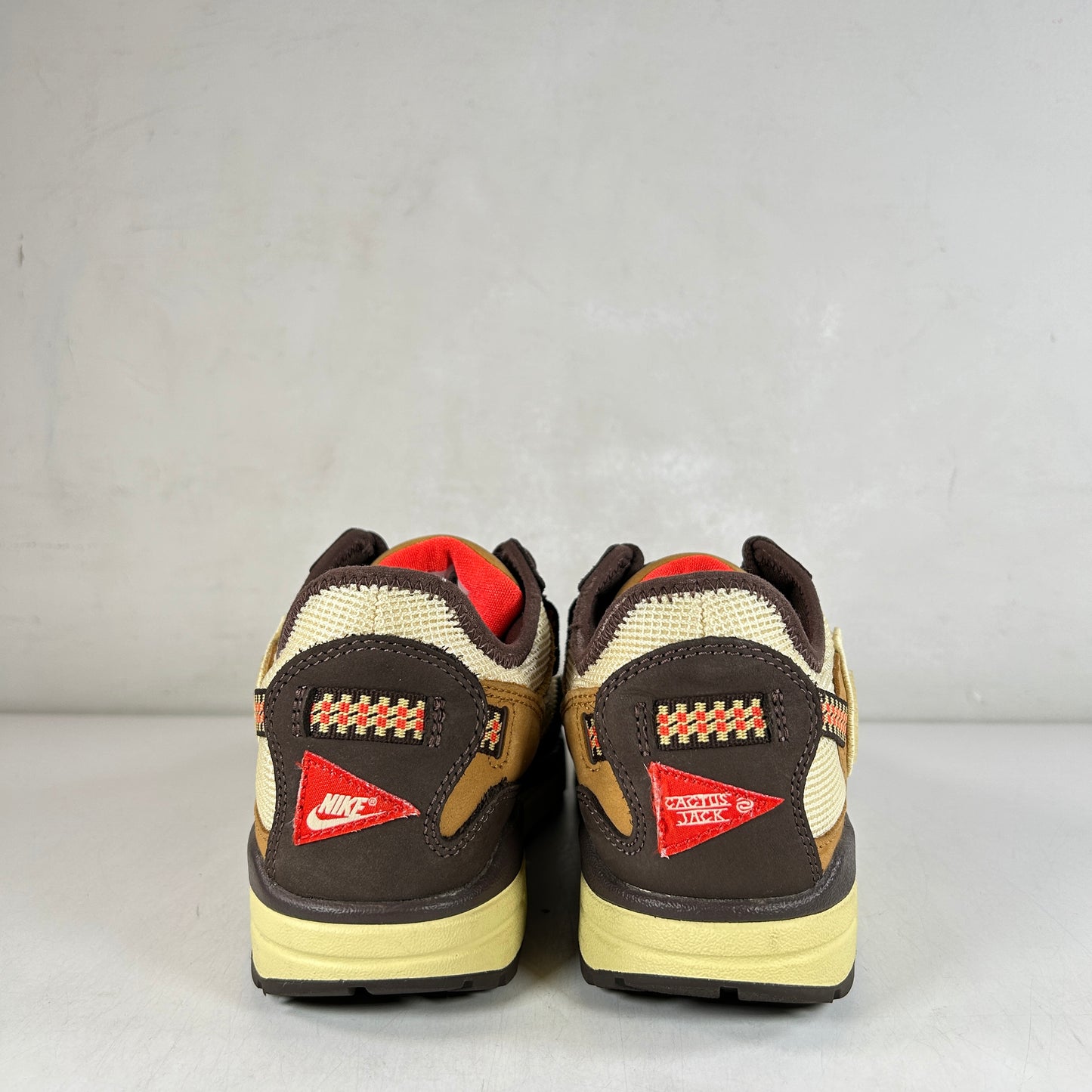 DO9392 200 Nike Air Max 1 Travis Scott Brown [USED] - 7.5 M (Used)