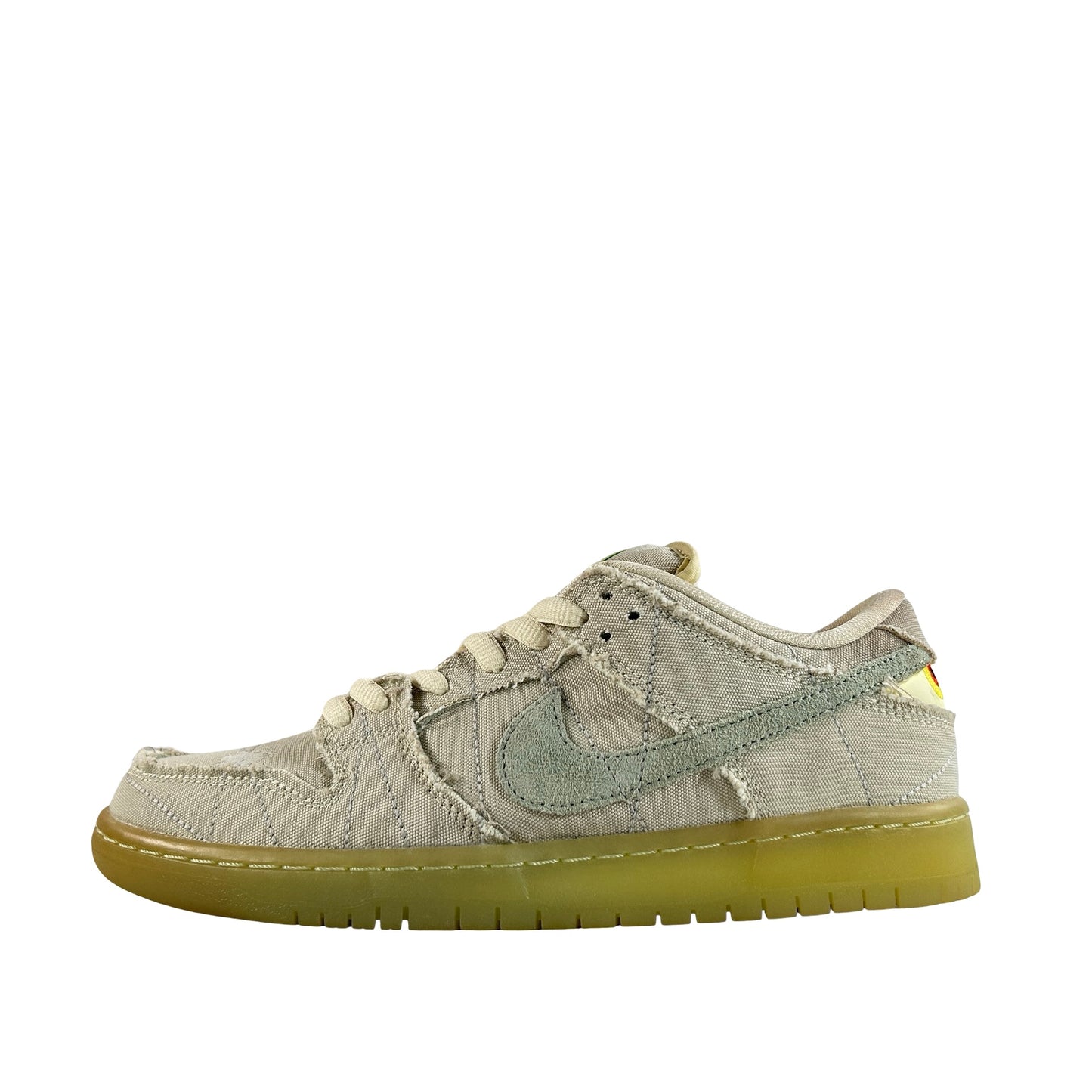 DM0774 111 Nike SB Dunk Low Momia