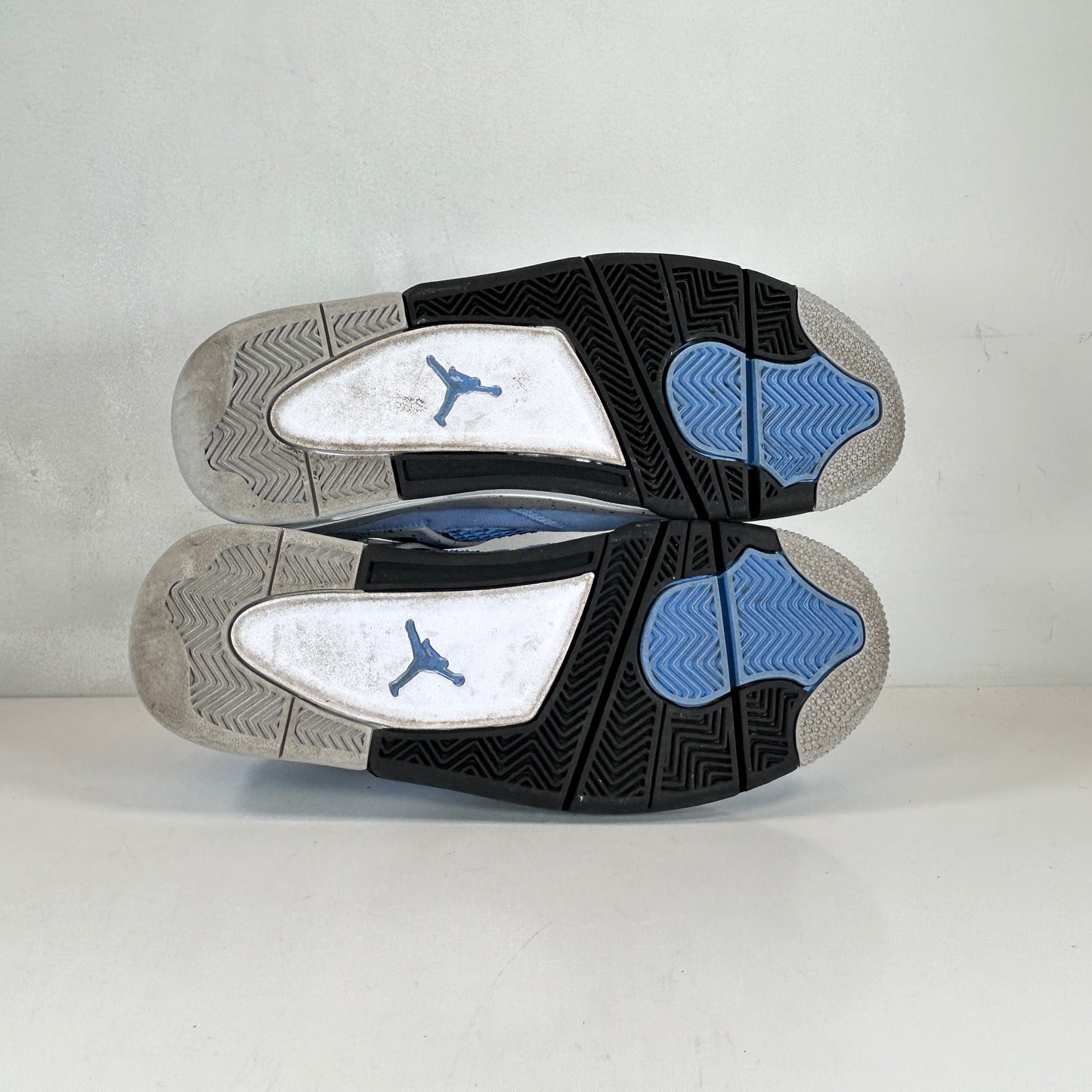 CT8527 400 Jordan 4 University Blue [USED] - 8.5 M (VNDS)