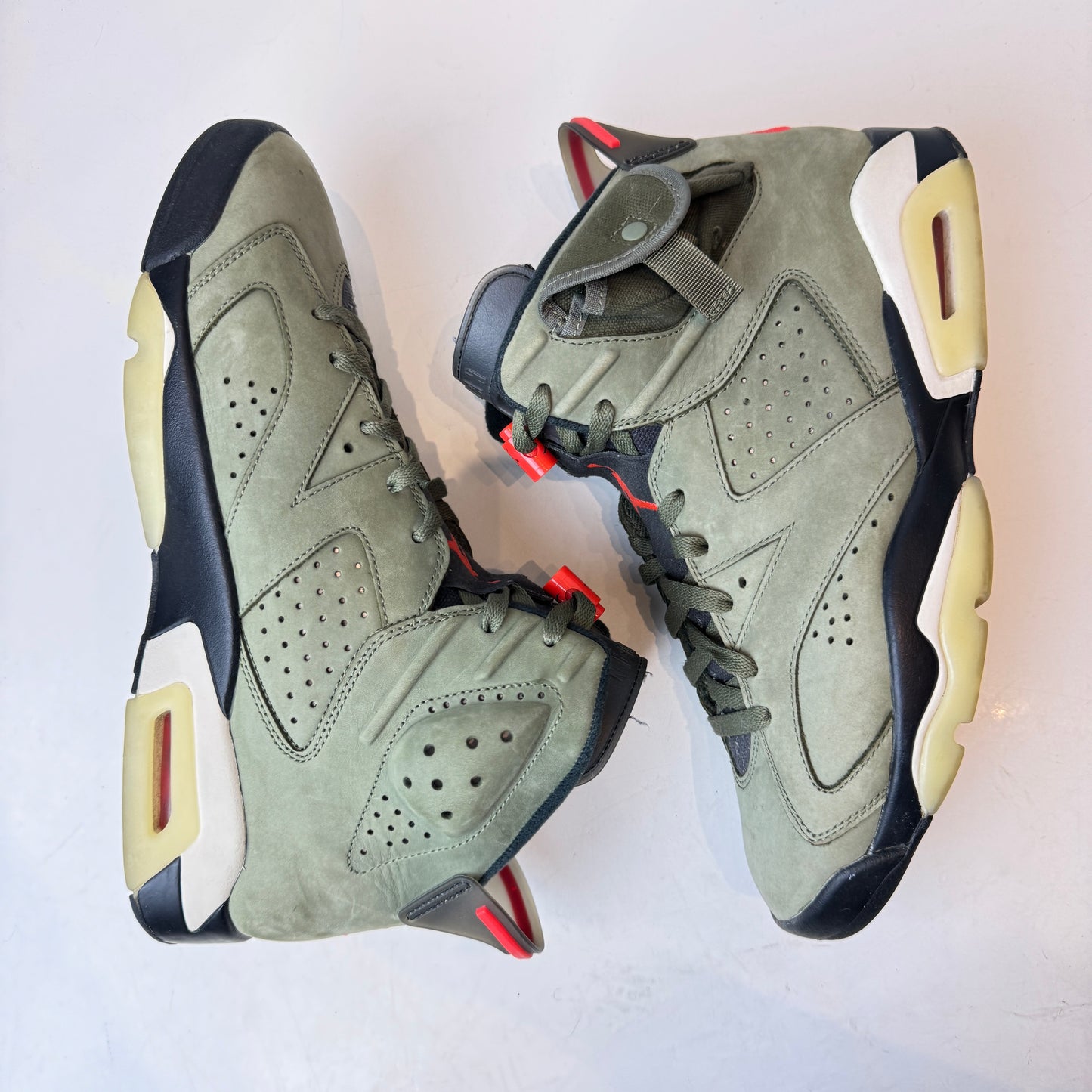 CN1084 200 Jordan 6 Retro Travis Scott [USED] - 11 M (Used2)