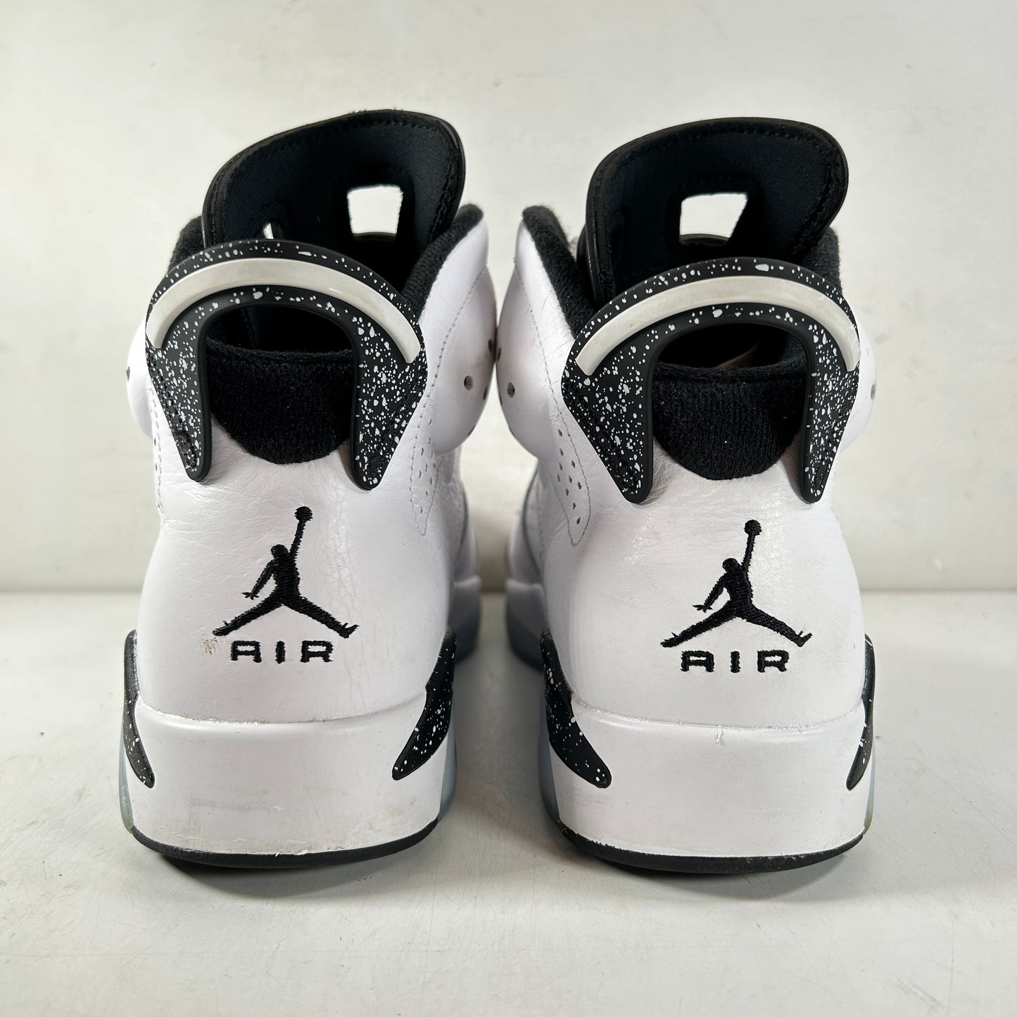 CT8529 112 Jordan 6 Retro Reverse Oreo [USED] - 9 M (Used)