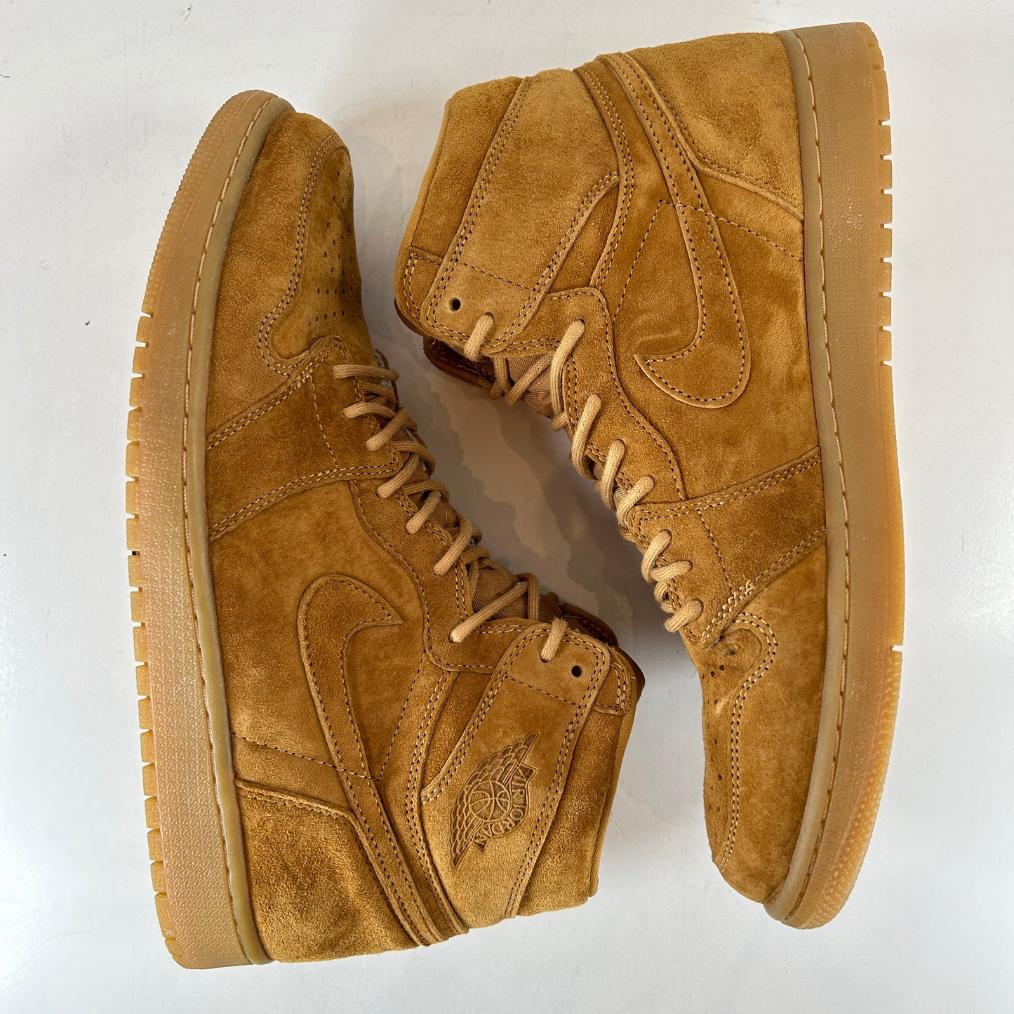 555088 710 Jordan 1 Retro High Wheat [USED] - 12 M (Used)
