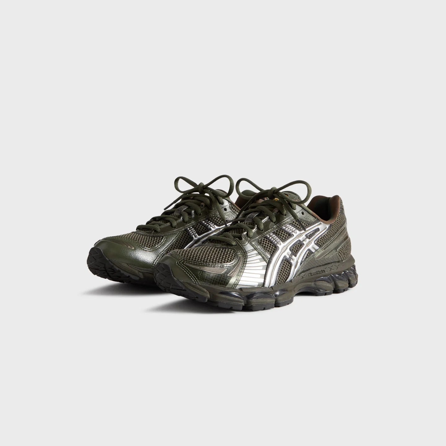 MVC011298 ASICS Gel-Kayano 12.1 Kith Marvel vs. Capcom Captain America vs. Guile (Comic Included)
