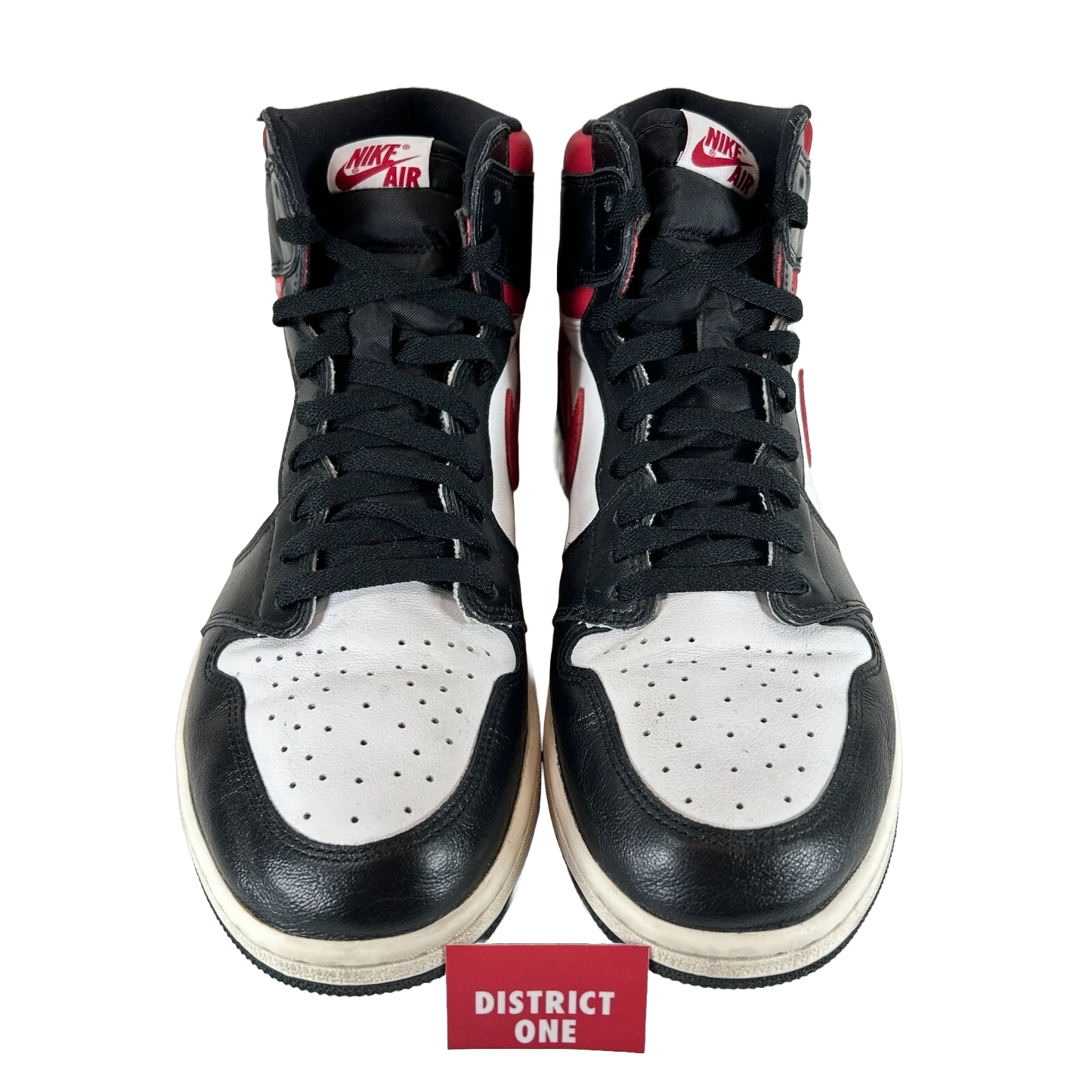 555088 061 Jordan 1 Retro High Bloodline [USED] - 12.5 (Used)