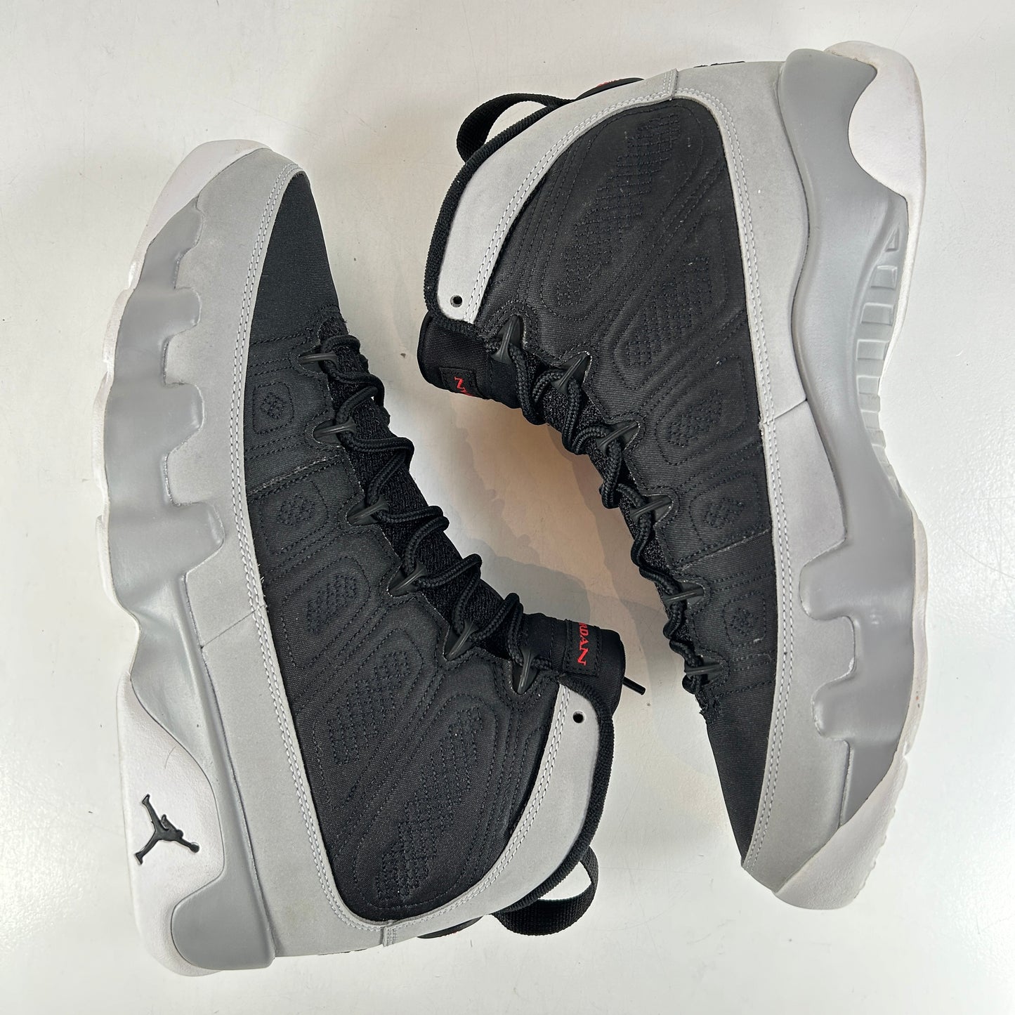 CT8019 060 Jordan 9 Retro Particle Grey [USED] - 10 M (Used)