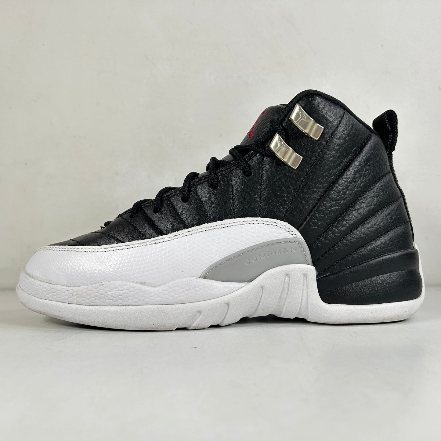 153265 006 Jordan 12 Retro Playoffs (2022) (GS) [USED] - 4.5 Y (Used)