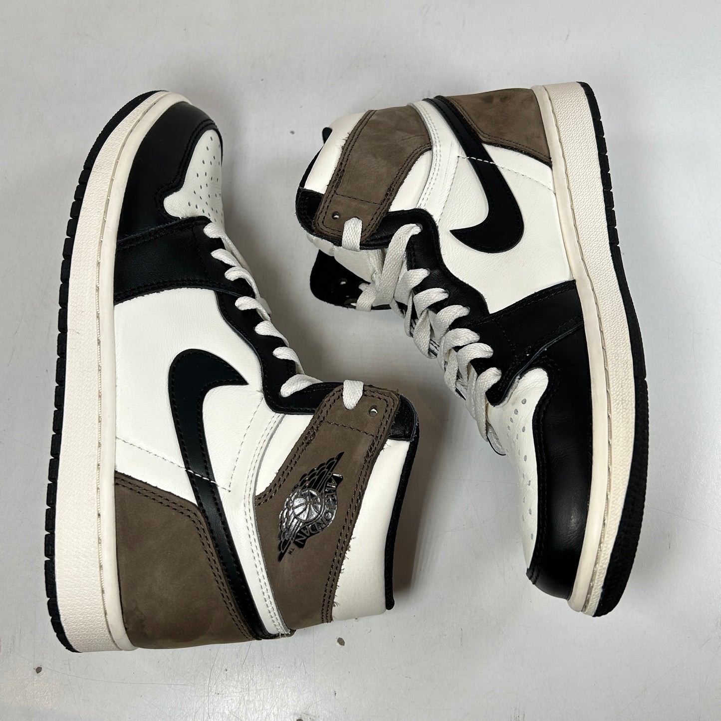 555088 105 Jordan 1 Mocha [USED] - 7.5 M (Used)