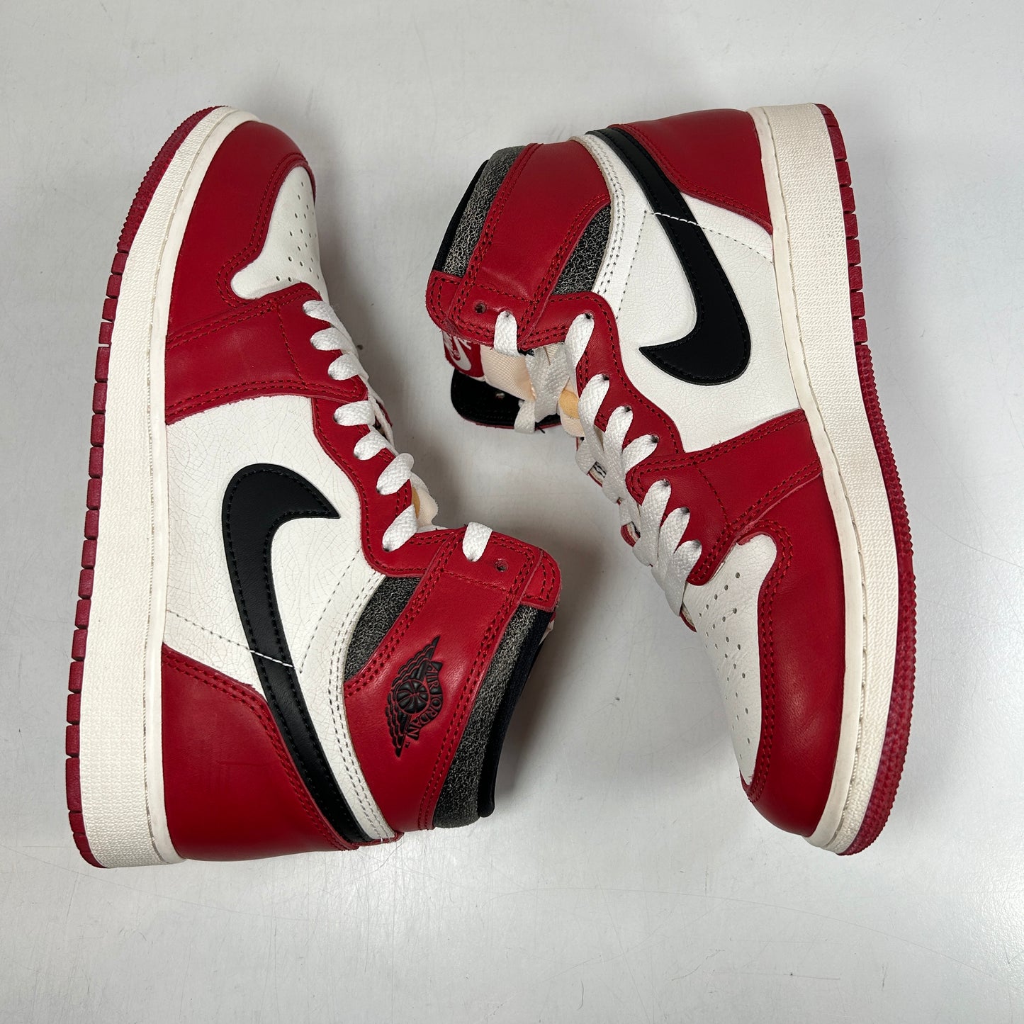 FD1437 612 Jordan 1 Retro High OG Chicago Lost and Found (GS) [USED] - 7 Y (Used3)