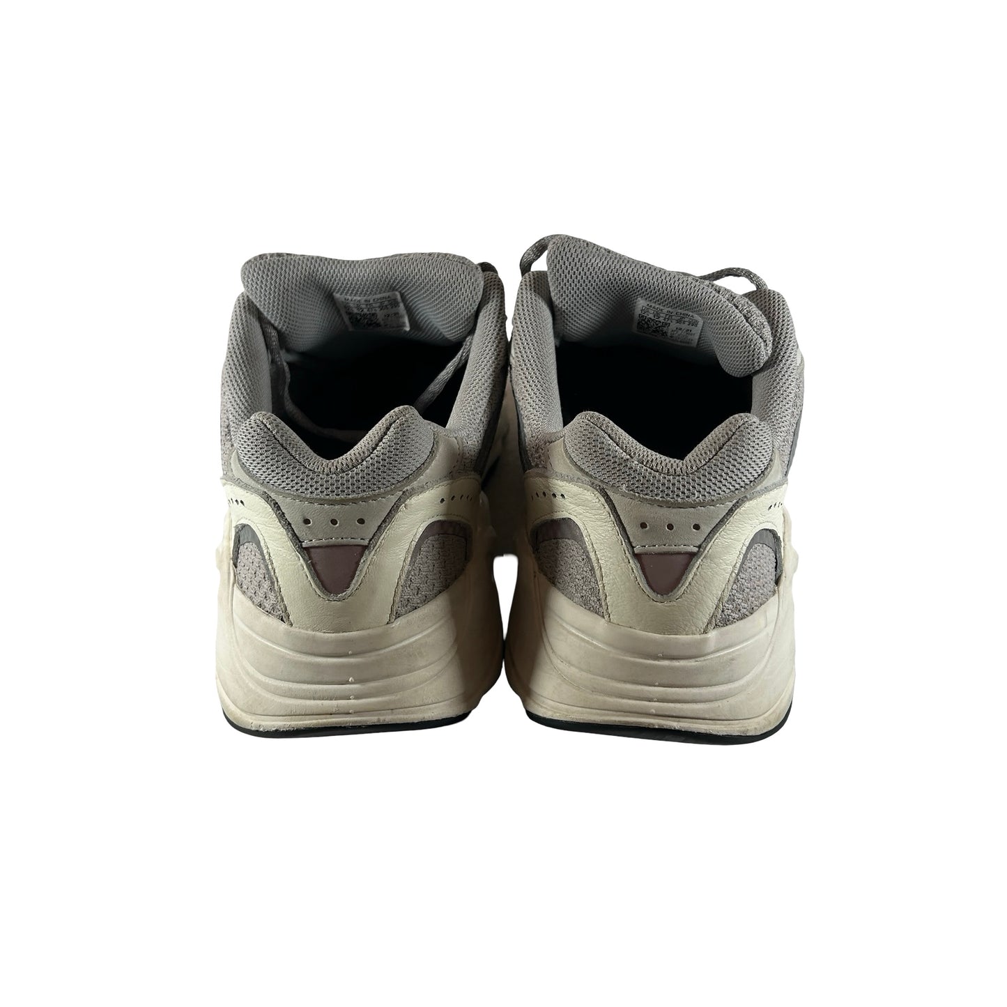 EF2829 Yeezy 700 Estático