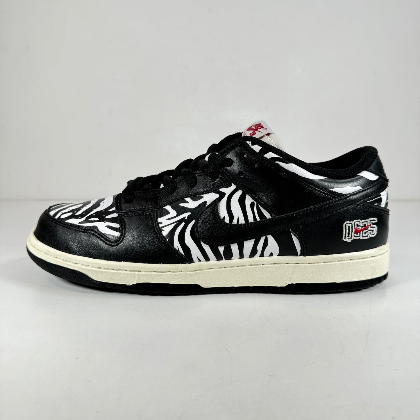 DM3510 001 SB Dunk Low Quartersnacks Zebra [USED] - 10 (Used)