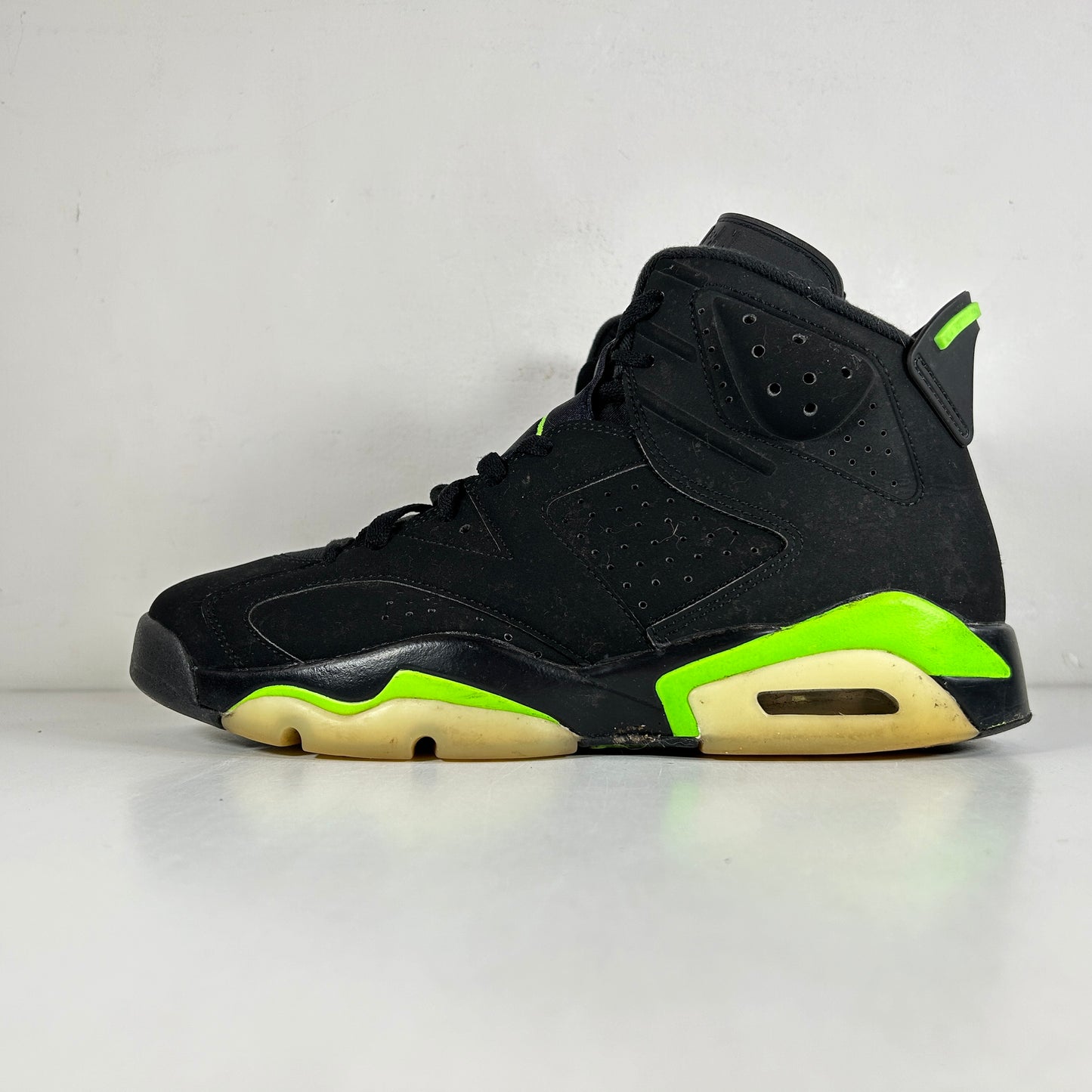 CT8529 003 Jordan 6 Retro Electric Green [USED] - 9.5 M (Used)