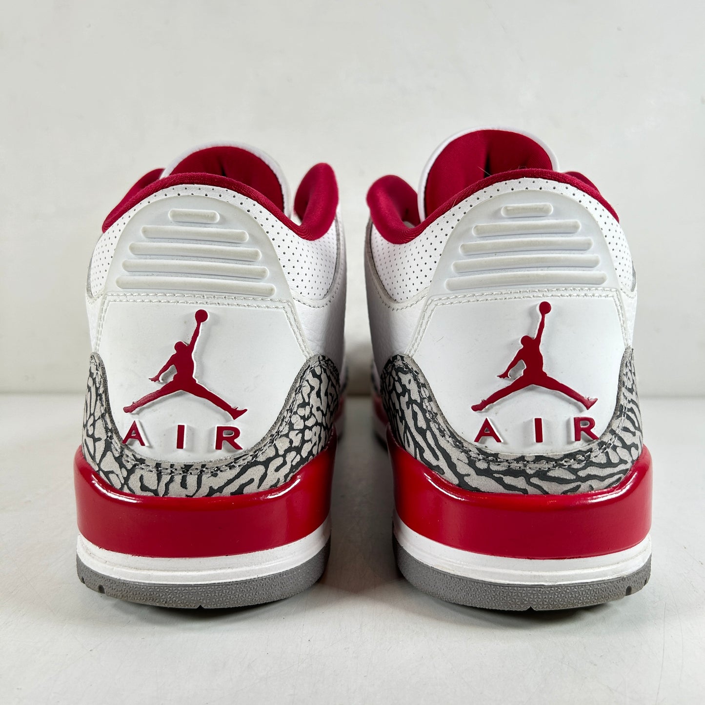 CT8532 126 Jordan 3 Retro Cardinal Red [USED] - 11 M (Used)