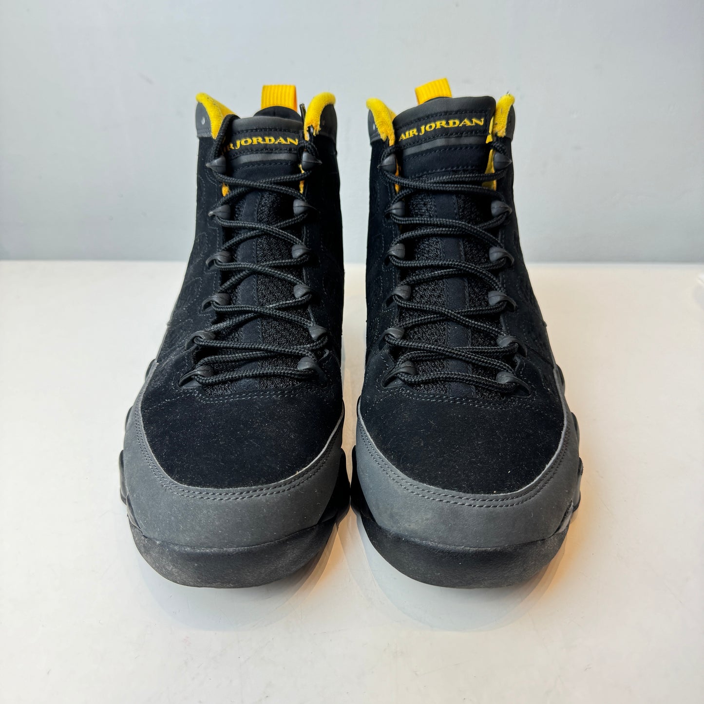 CT8019 070 Jordan 9 Retro Dark Charcoal University Gold [USED] - 10 M (Used)