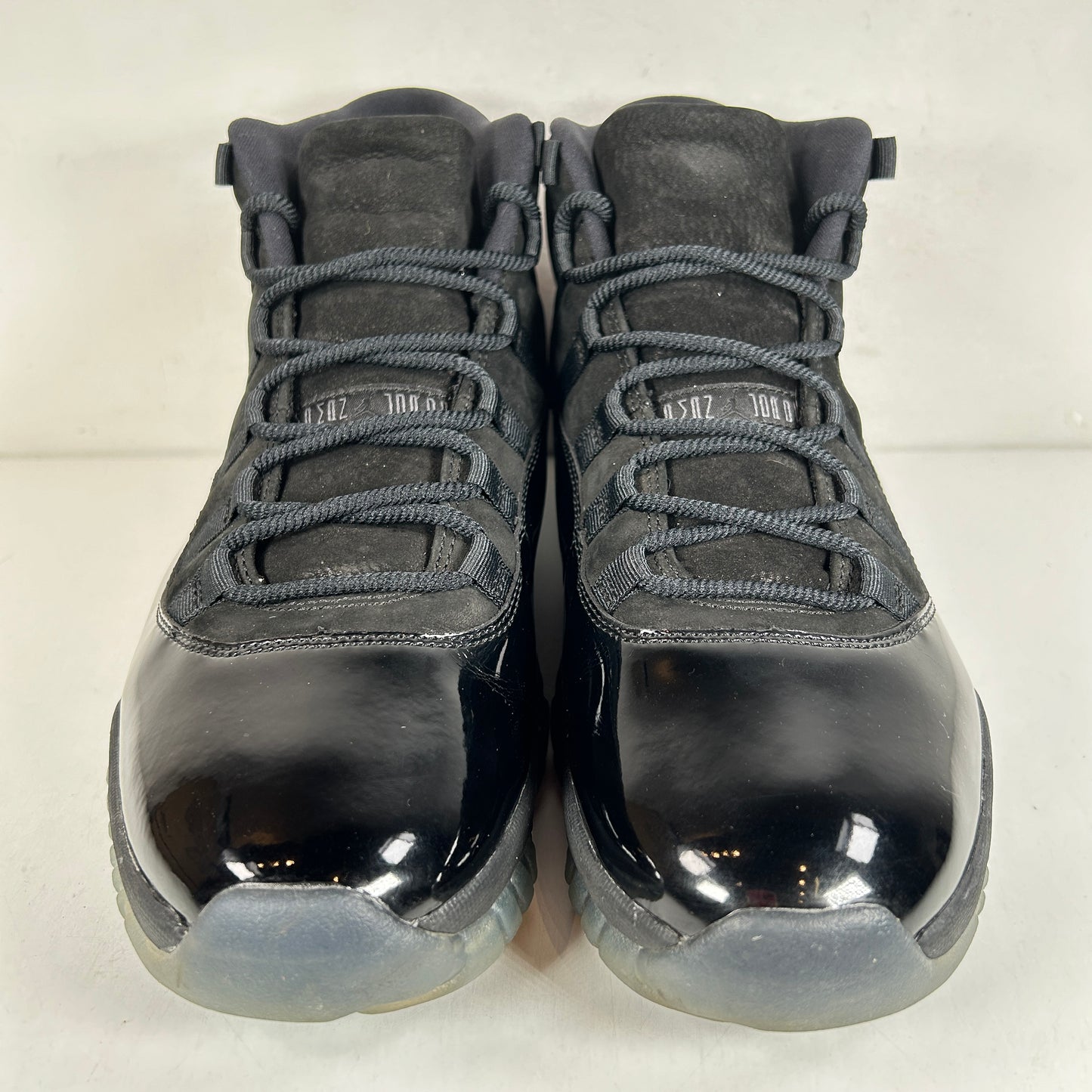 378037 005 Jordan 11 Retro Cap and Gown [USED] - 11 M (Used)