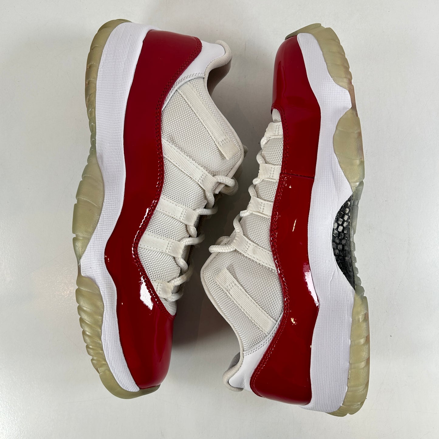 528895 102 Jordan 11 Retro Low Cherry (2016) [USED] - 10.5 M (VNDS) (Replace Box)