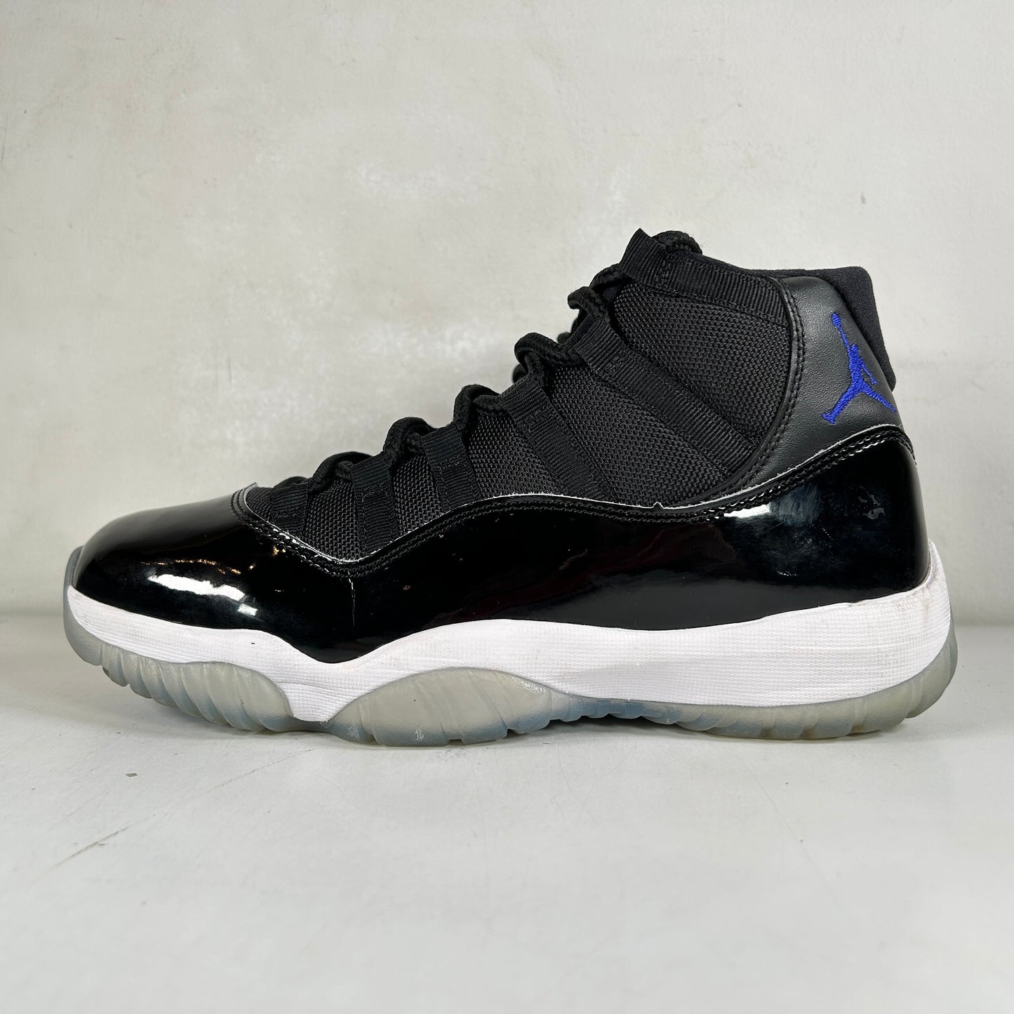 378037 003 Jordan 11 Space Jam (2016) [USED] - 8.5 M (Used)