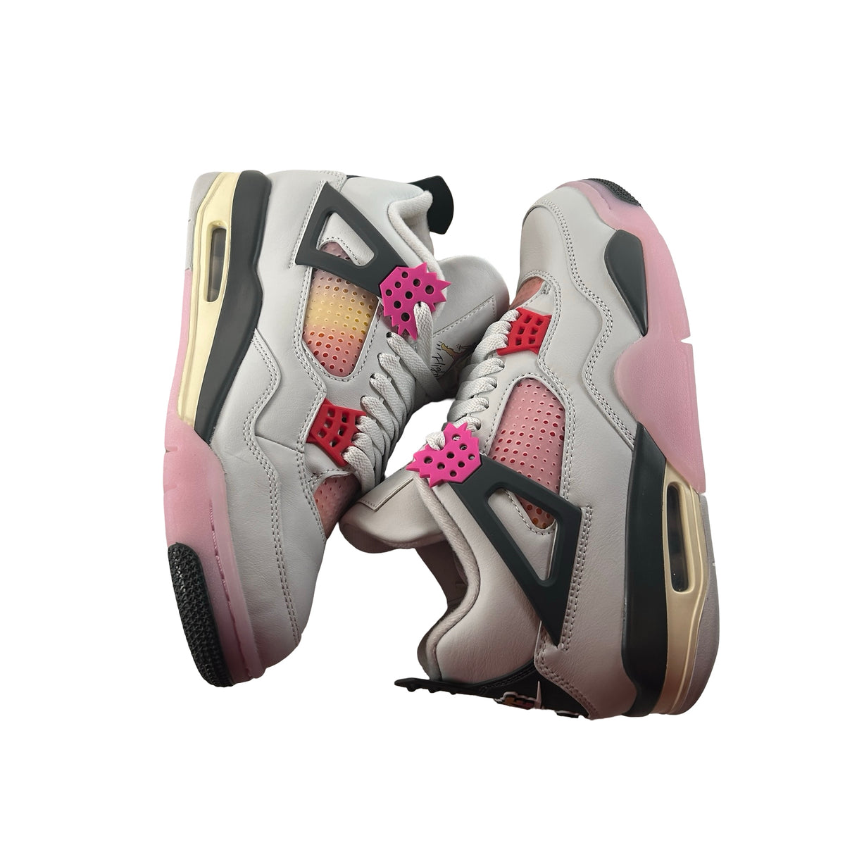 JA1135 100 Jordan 4 Retro Comic [USED] - 8 M (Used)