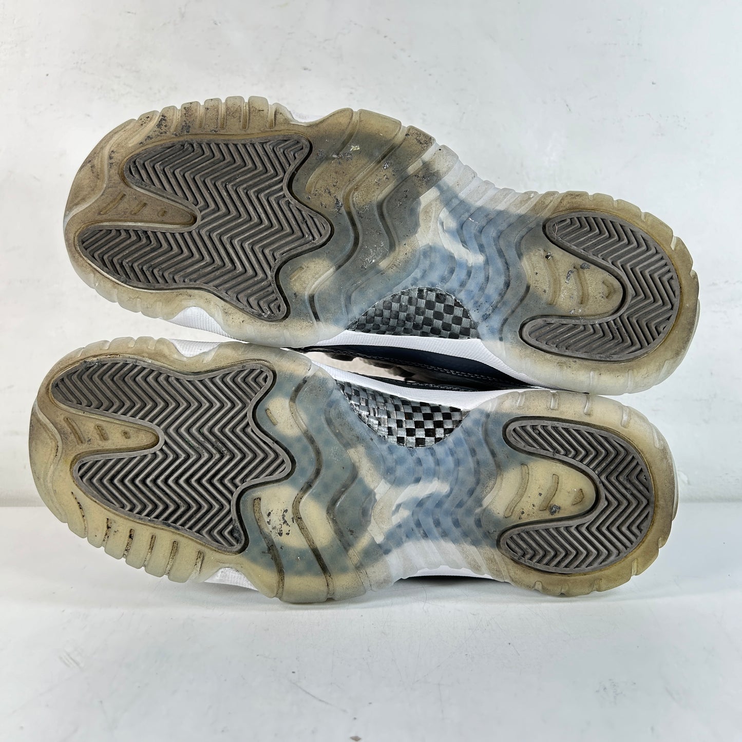 378038 005 Jordan 11 Cool Grey (2021) GS [USED] - 6.5 Y (Used)