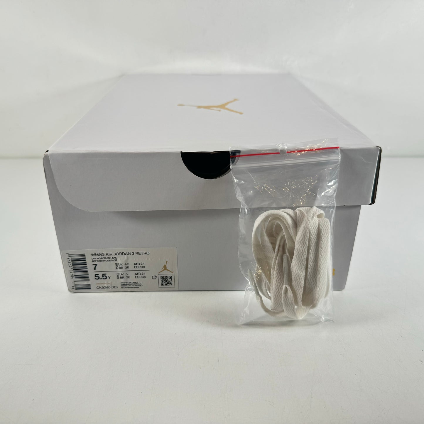 CK9246 001 Jordan 3 Retro Off Noir (Mujeres)
