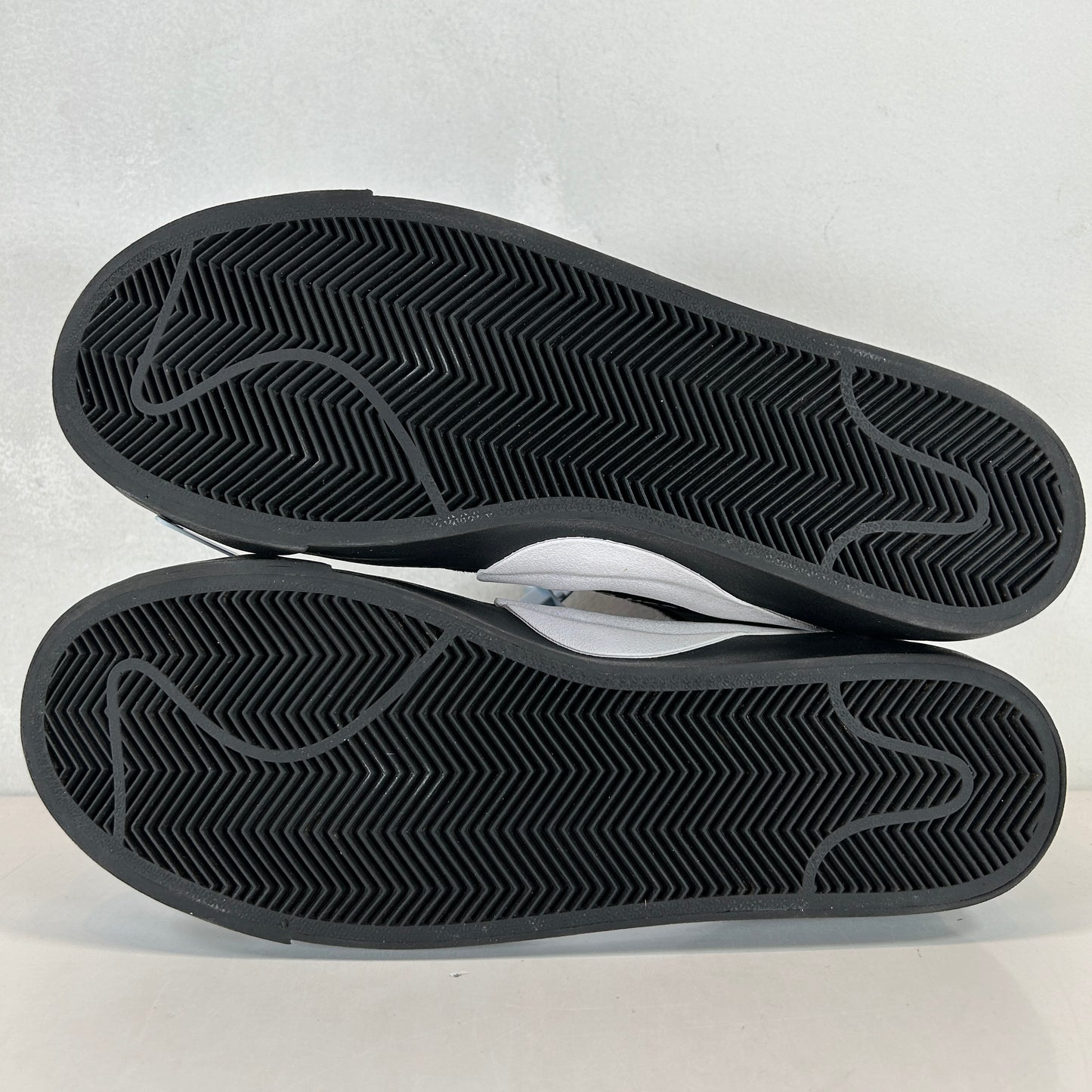 AA3832 001 Nike Blazer Off-White Black [USED] - 8.5 M (Used)