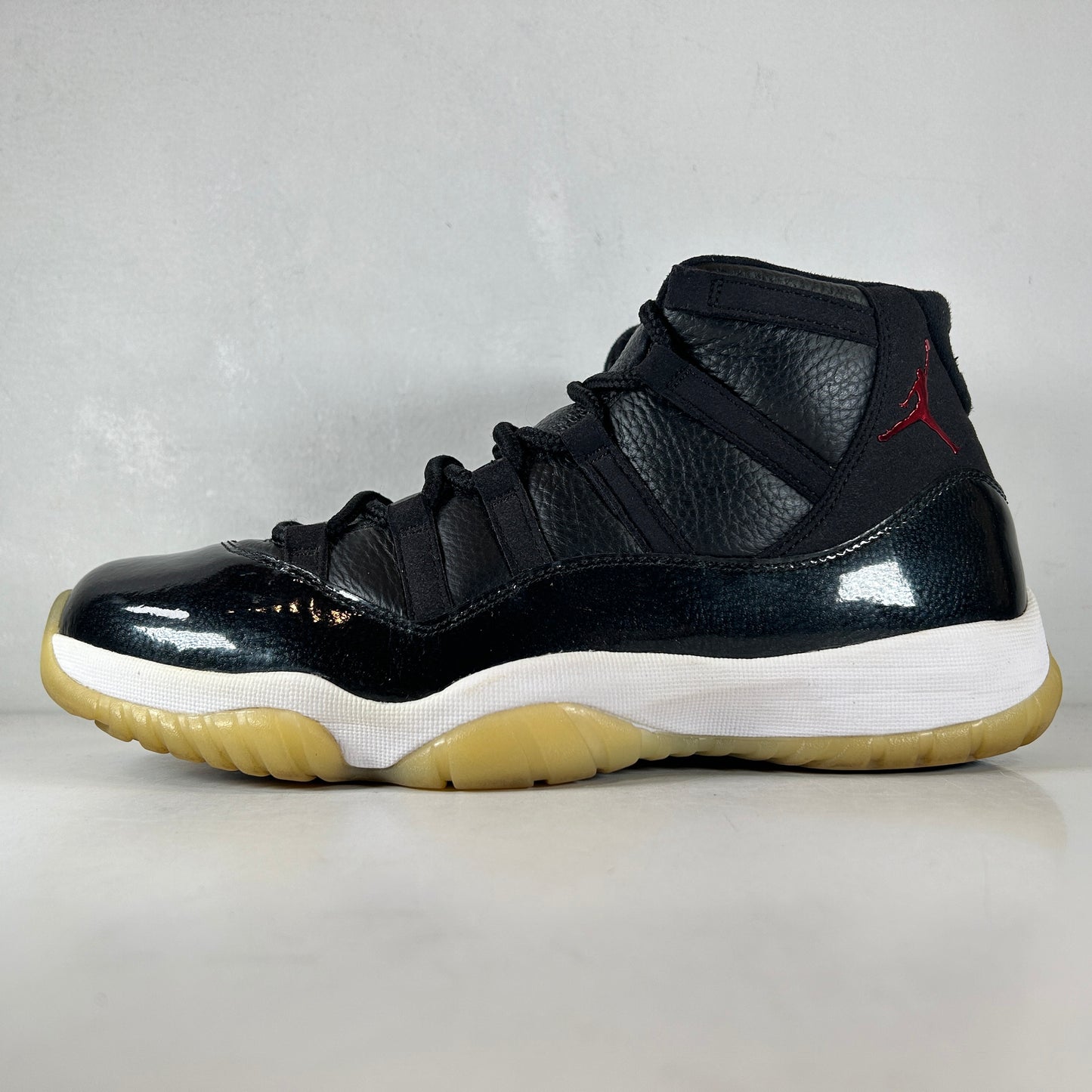 378037 002 Jordan 11 Retro 72-10 [USED] - 11 M (Used)