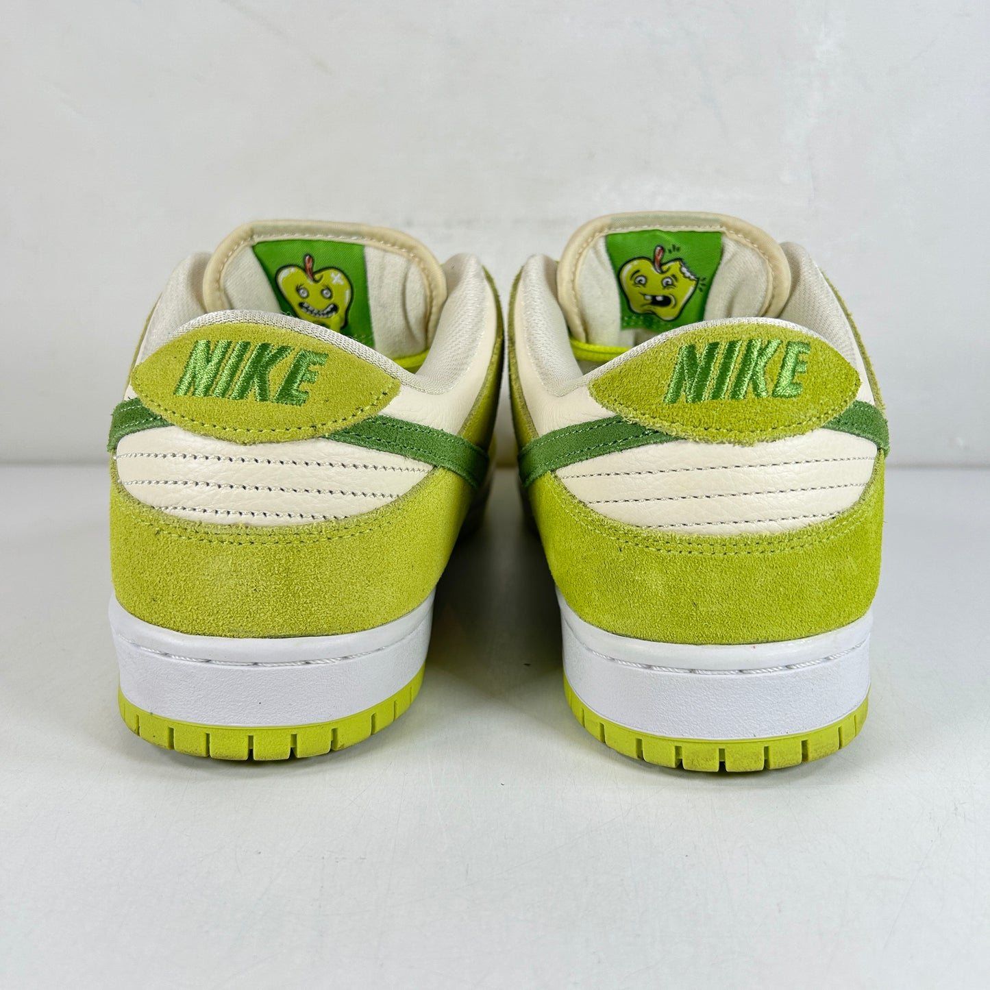 DM0807 300 Nike SB Dunk Low Green Apple [USED] - 11 M (Used)