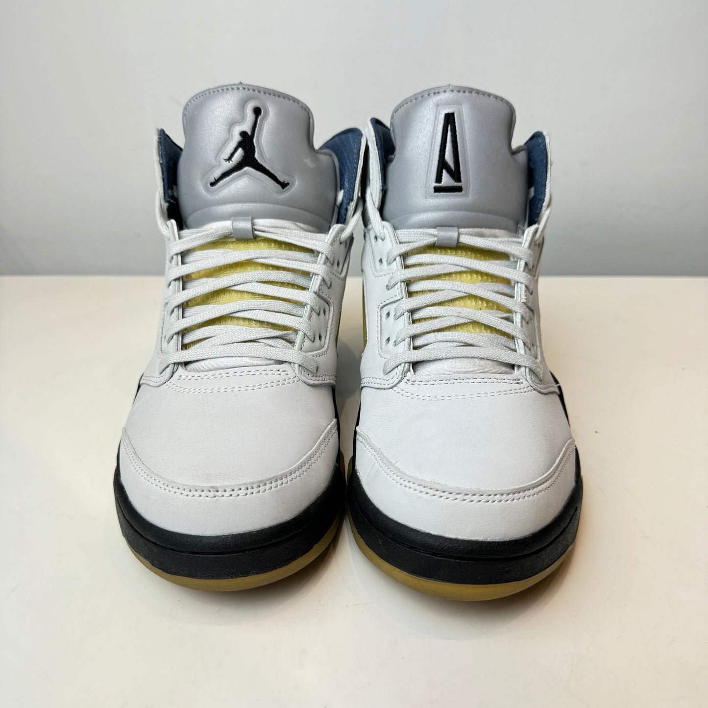 FZ5758 004 Jordan 5 Retro A Ma Maniere Dawn (Mujeres)
