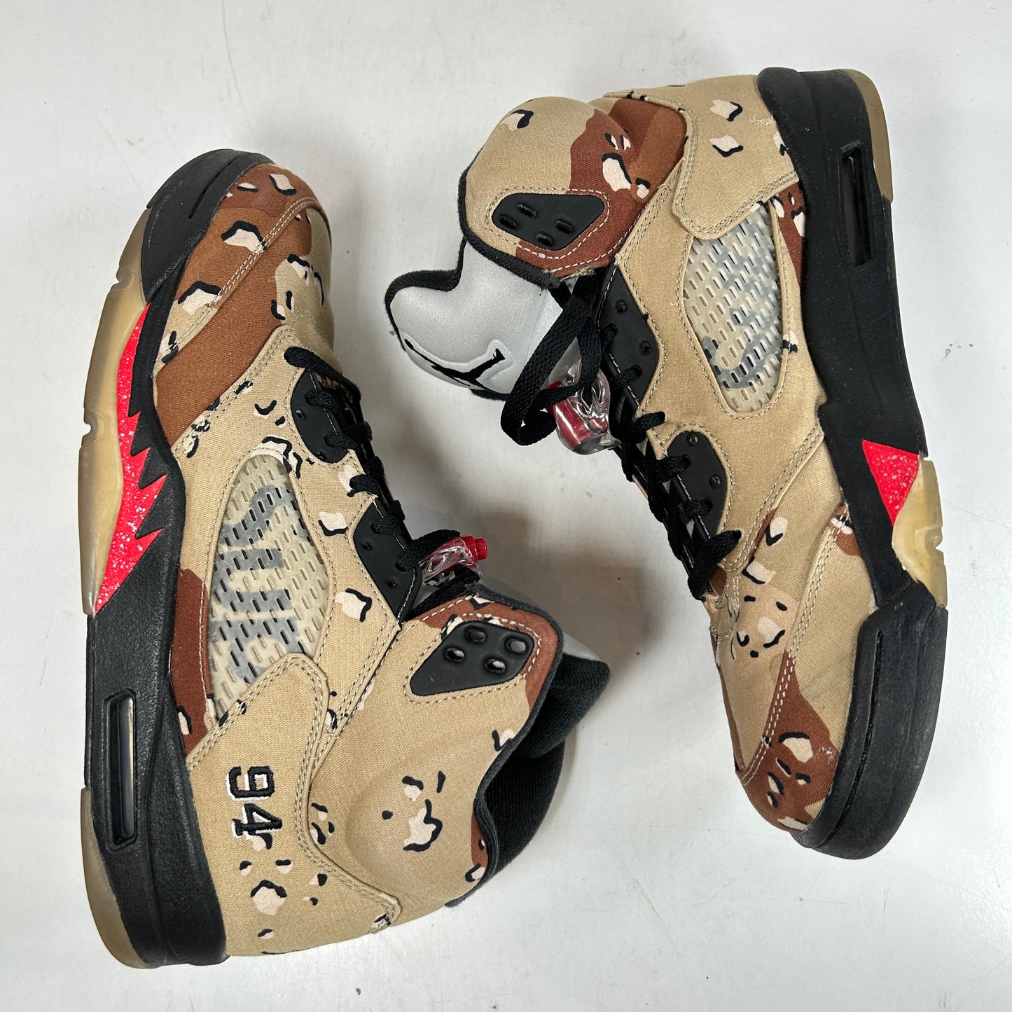 824371 201 Jordan 5 Retro Supreme Desert Camo [USED] - 10.5 M (Used)