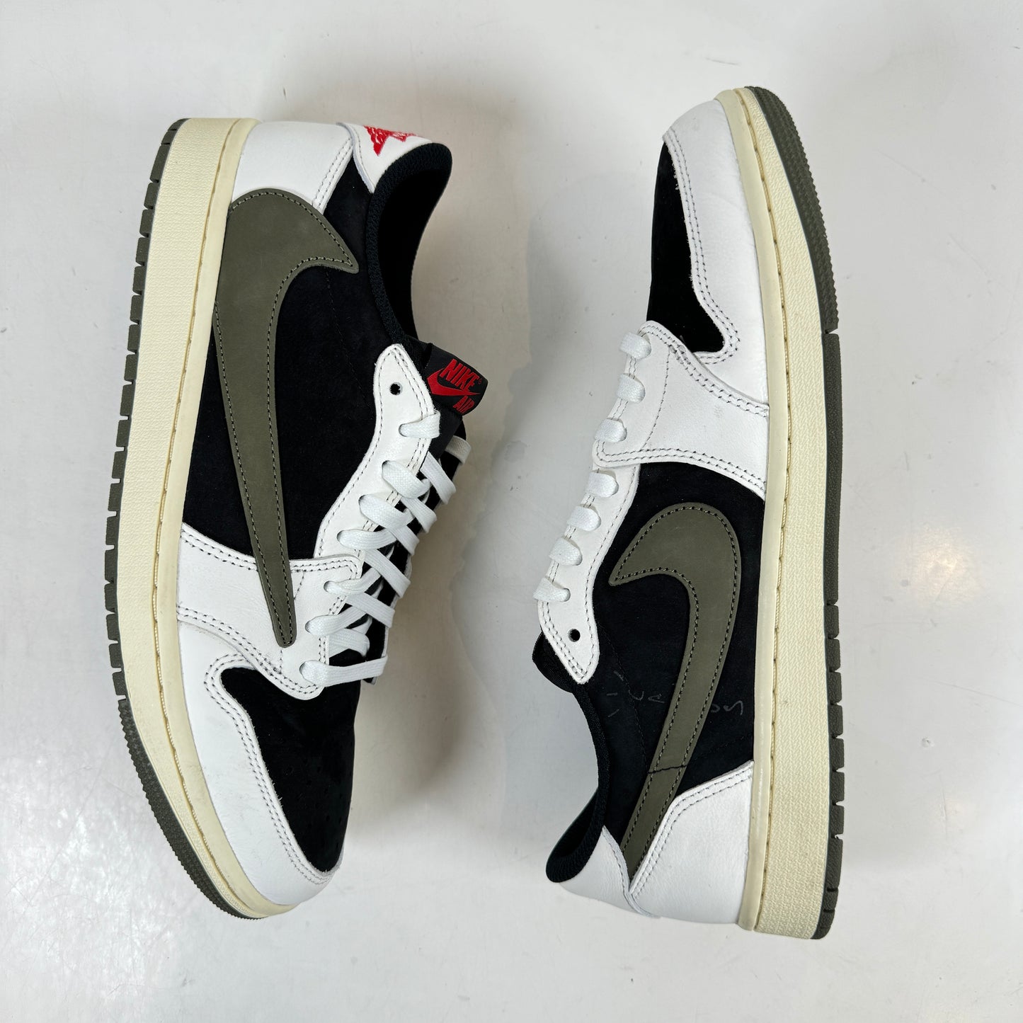 DZ4137 106 Jordan 1 Retro Low OG SP Travis Scott Olive (W) [USED] - 11 W (Used)