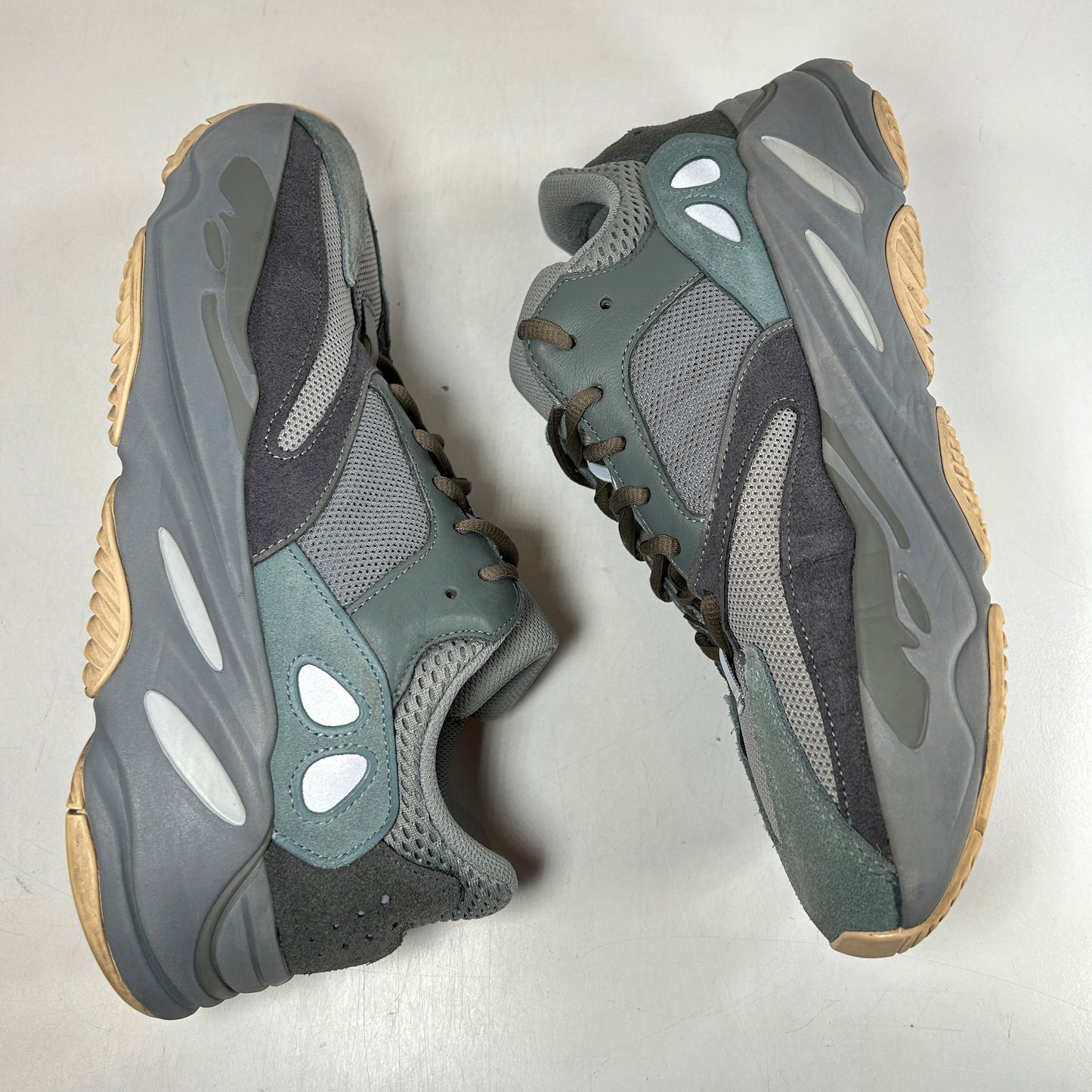 FW2499 adidas Yeezy Boost 700 Teal Blue [USED] - 11 M (Used)