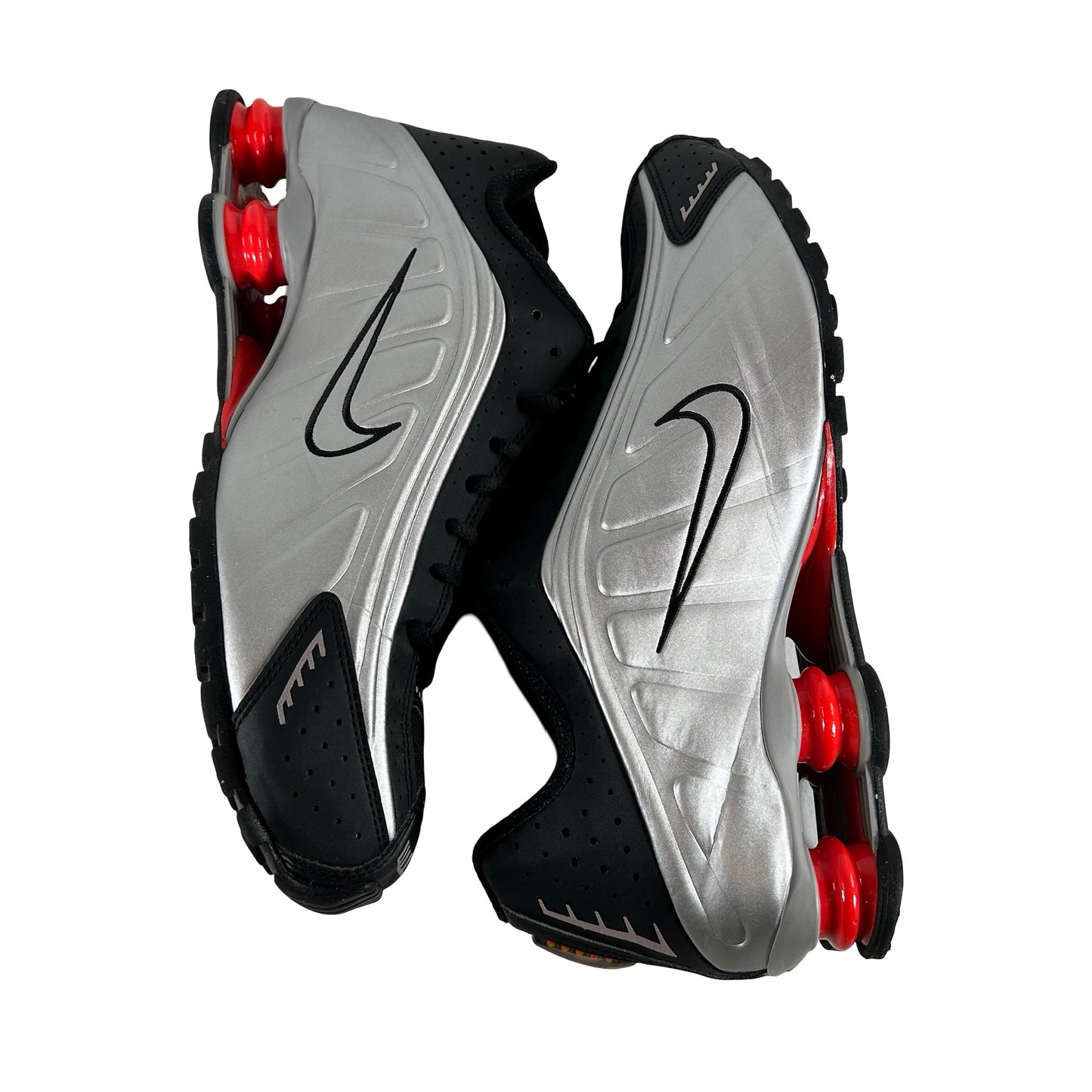 BV1111 008 Nike Shox R4 Black Metallic Silver (2018/2024) [USED] - 10.5 M (Used)