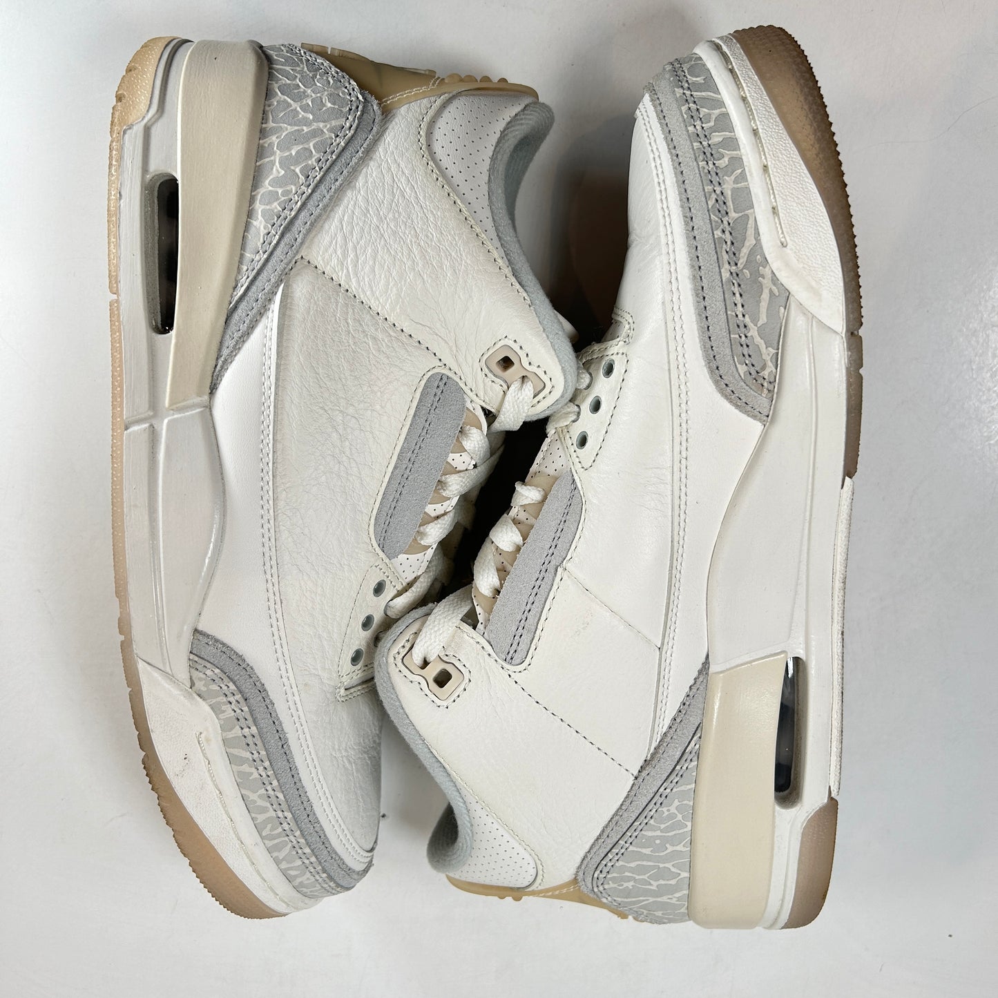 FJ9479 100 Jordan 3 Retro Craft Ivory [USED] - 9 M (Used)