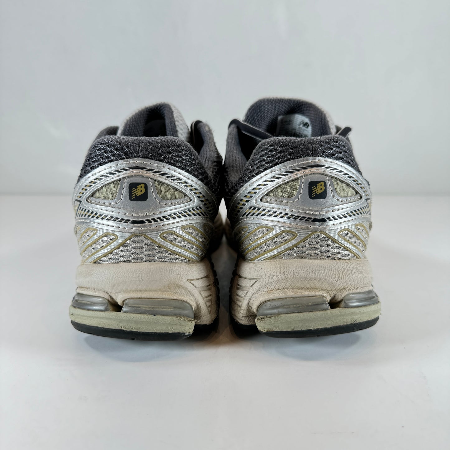 ML860KR2 New Balance 860v2 Earth [USED] - 8 M (Used) (No Box)