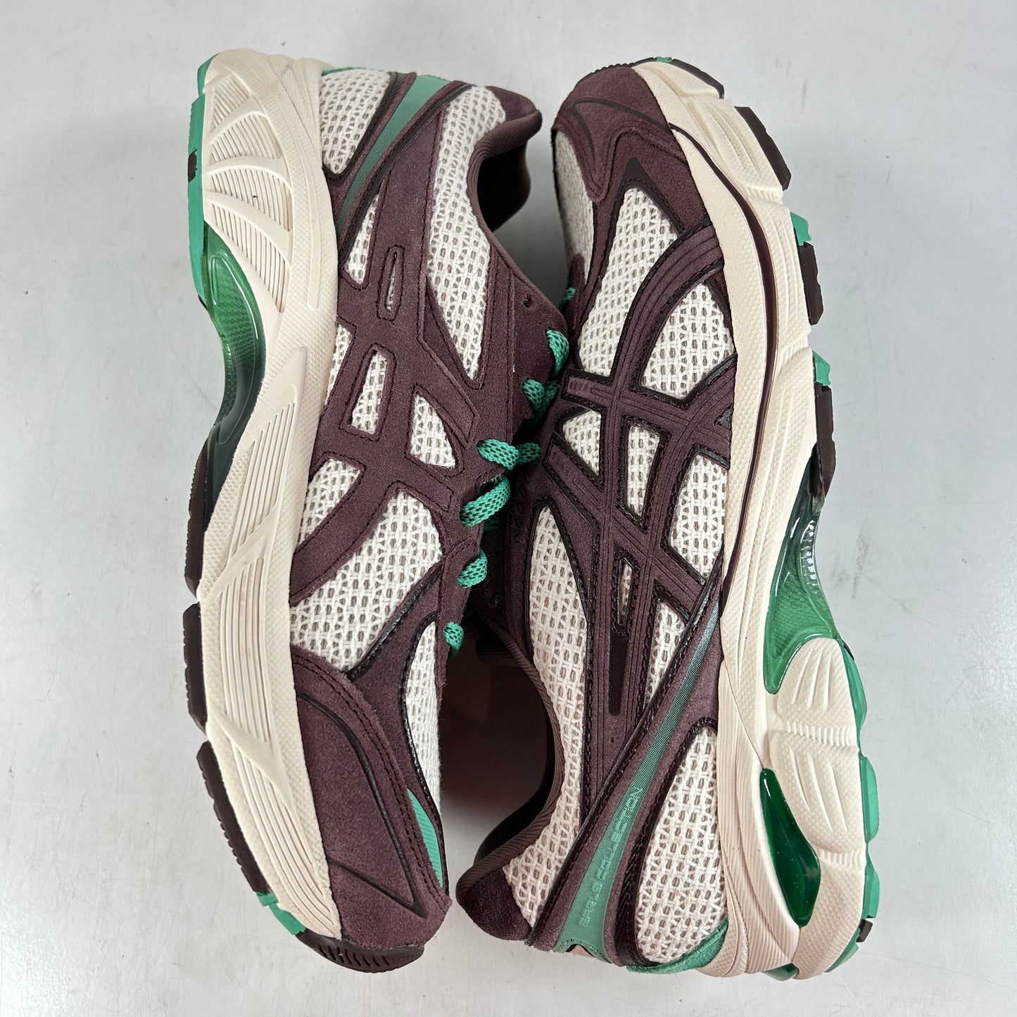 1203A493 100 ASICS GT-2160 Earls Collection Ngawari [USED] - 9.5 M (Used) (No Box)