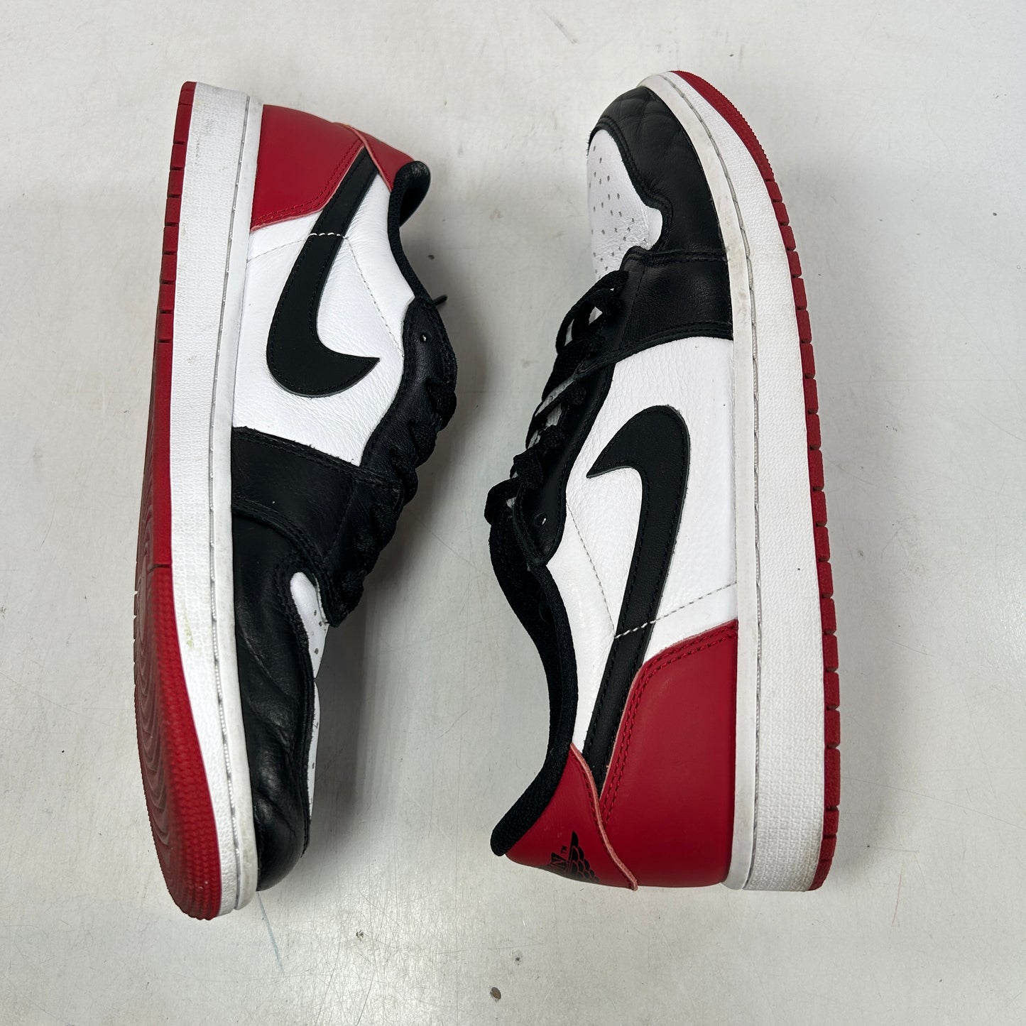 CZ0790 106  Jordan 1 Retro Low OG Black Toe (2023) [USED] - 10 M (Used) (No Box)