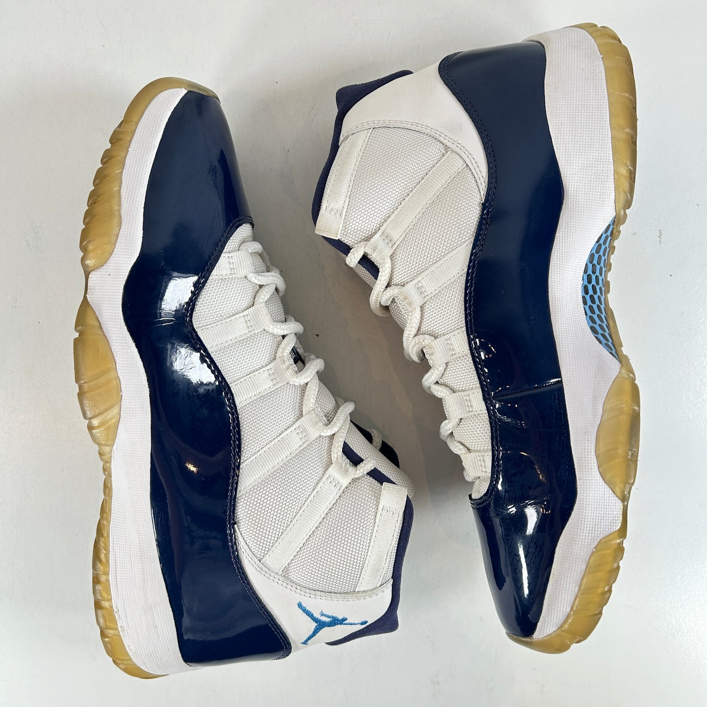 378037 123 Jordan 11 Retro UNC Win Like 82 [USED] - 11 M (Used)