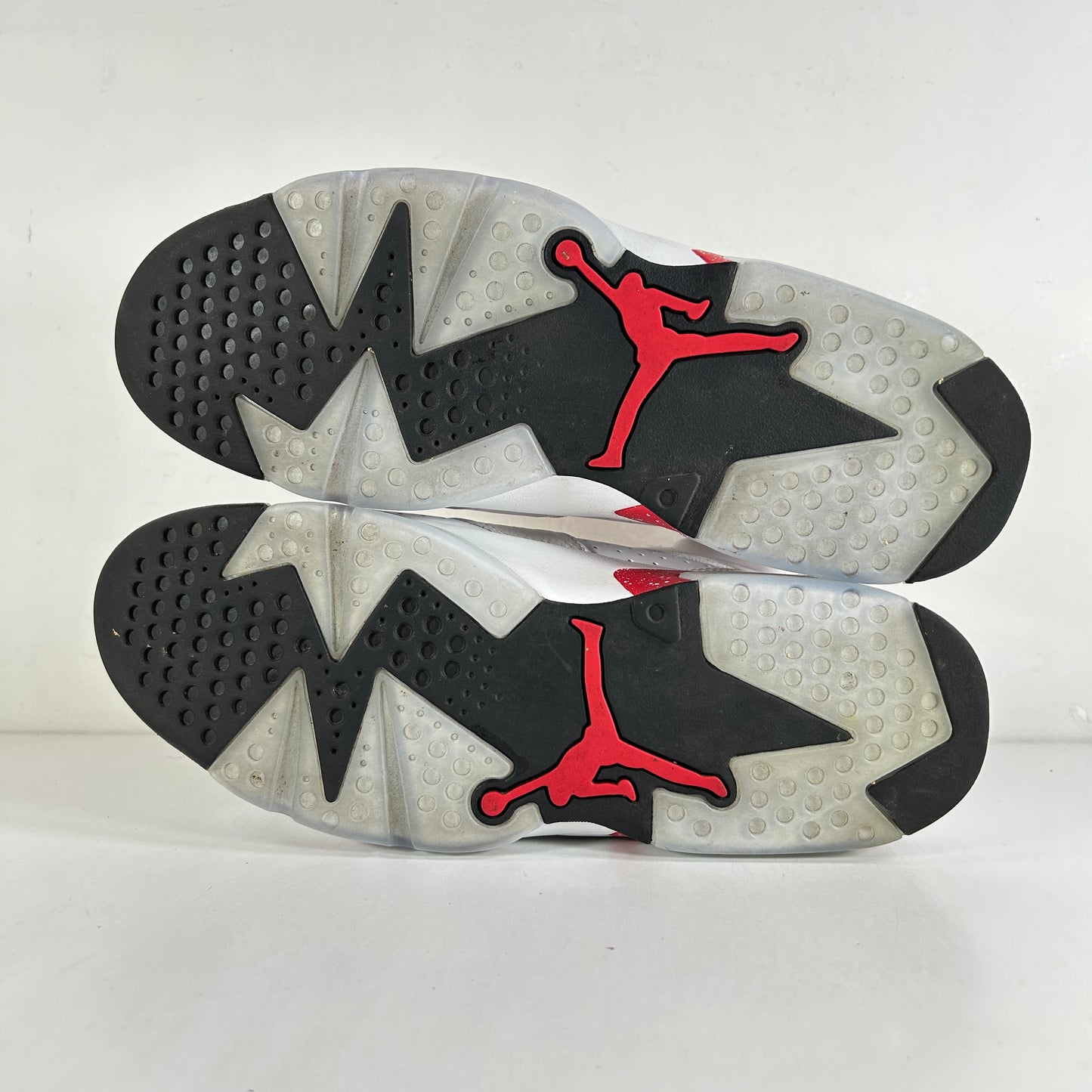 CT8529 162 Jordan 6 Retro Red Oreo [USED] - 10.5 M (Used)