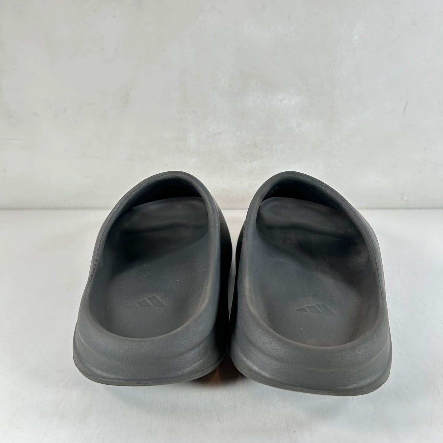 HQ6448 adidas Yeezy Slide Onyx [USED] - 11 M (Used)