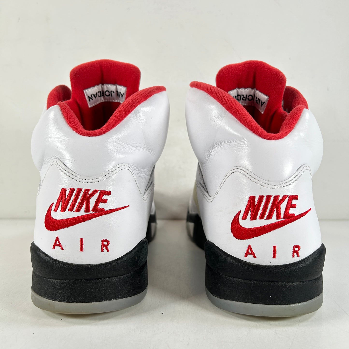 DA1911 102 Jordan 5 Fire Red [USED] - 13 M (Used)