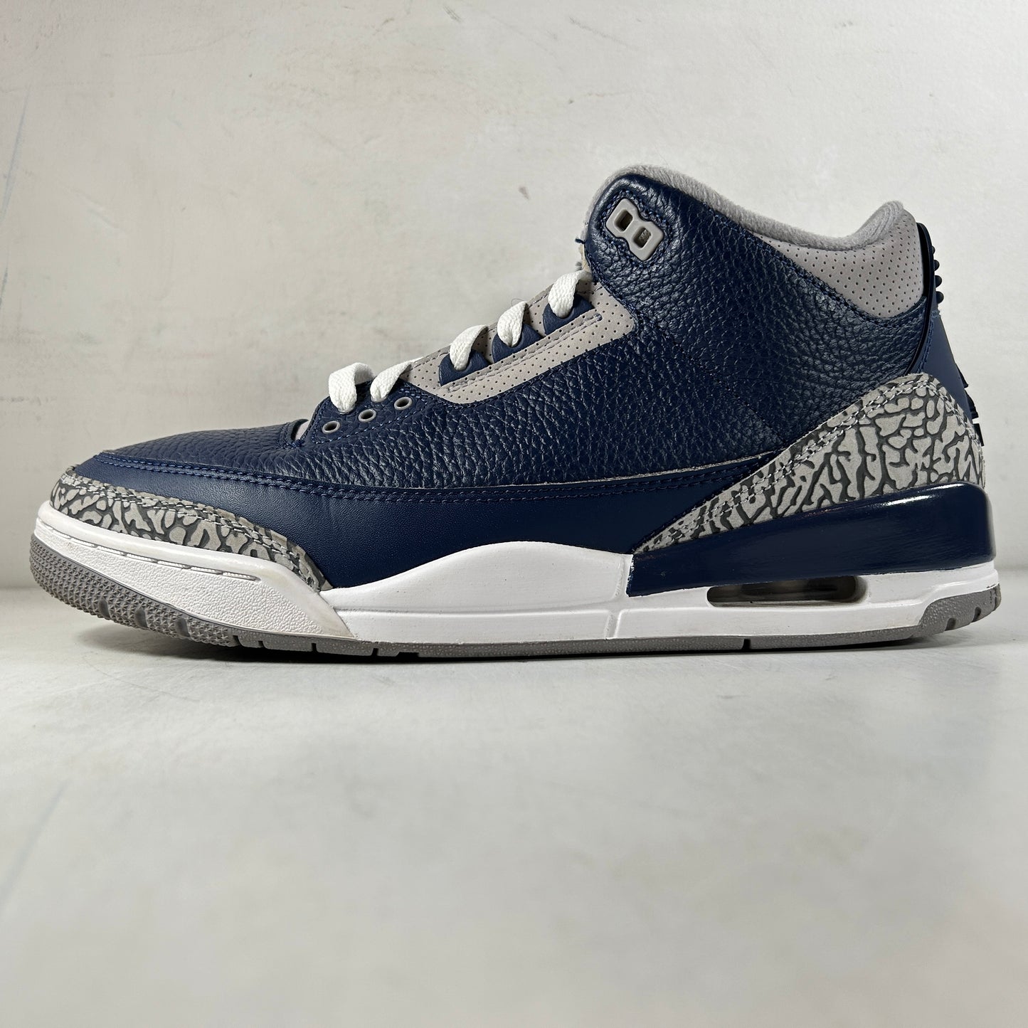 CT8532 401 Jordan 3 Retro Georgetown (2021) [USED] - 11 M (Used2)