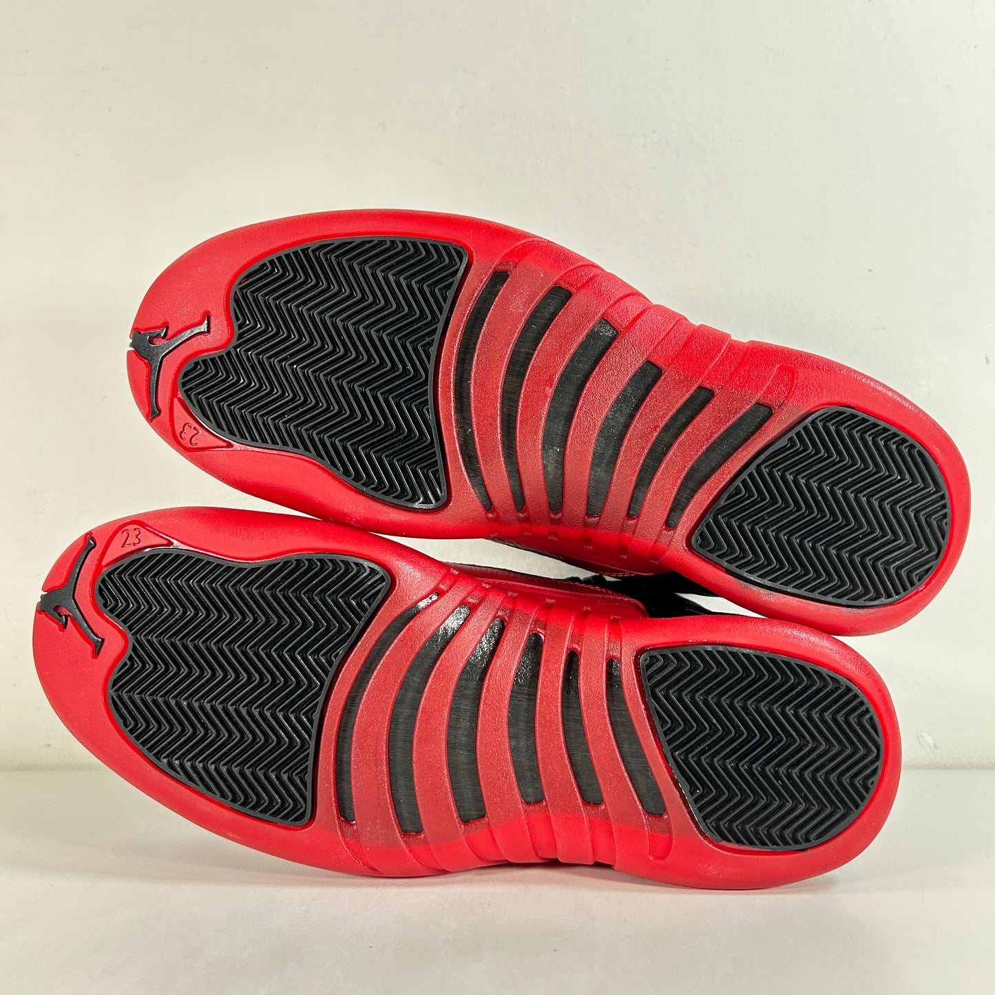 130690 002 Jordan 12 Retro Flu Game (2016) [USED] - 10.5 M (VNDS) (Replace Box)